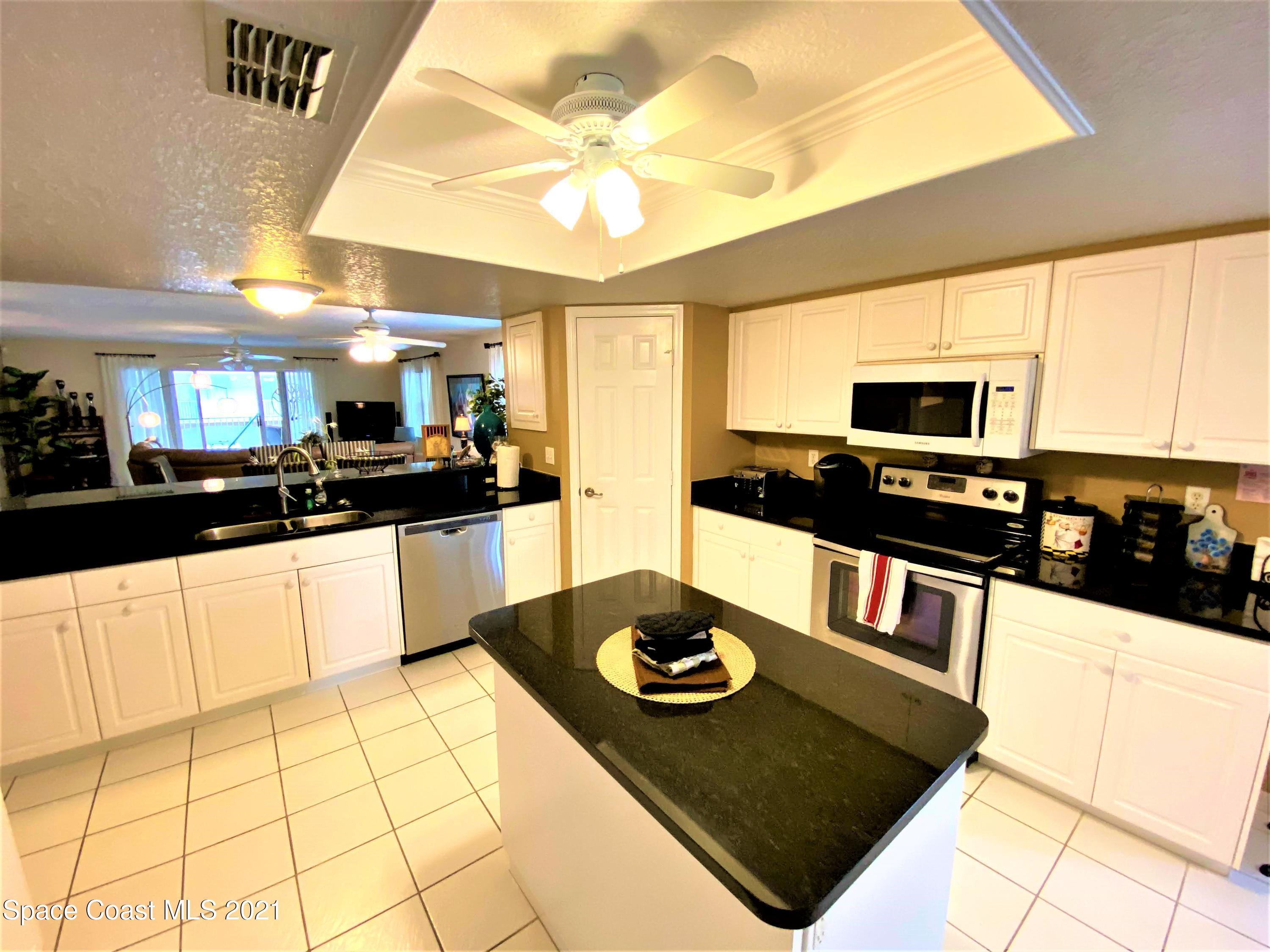 603 Shorewood Drive F206