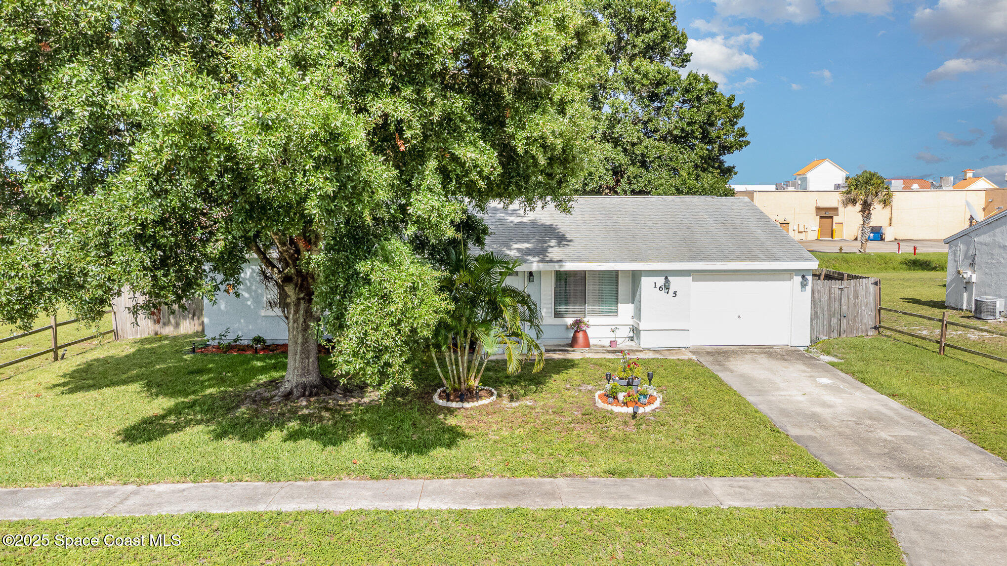 1675 Fairfield Circle NE