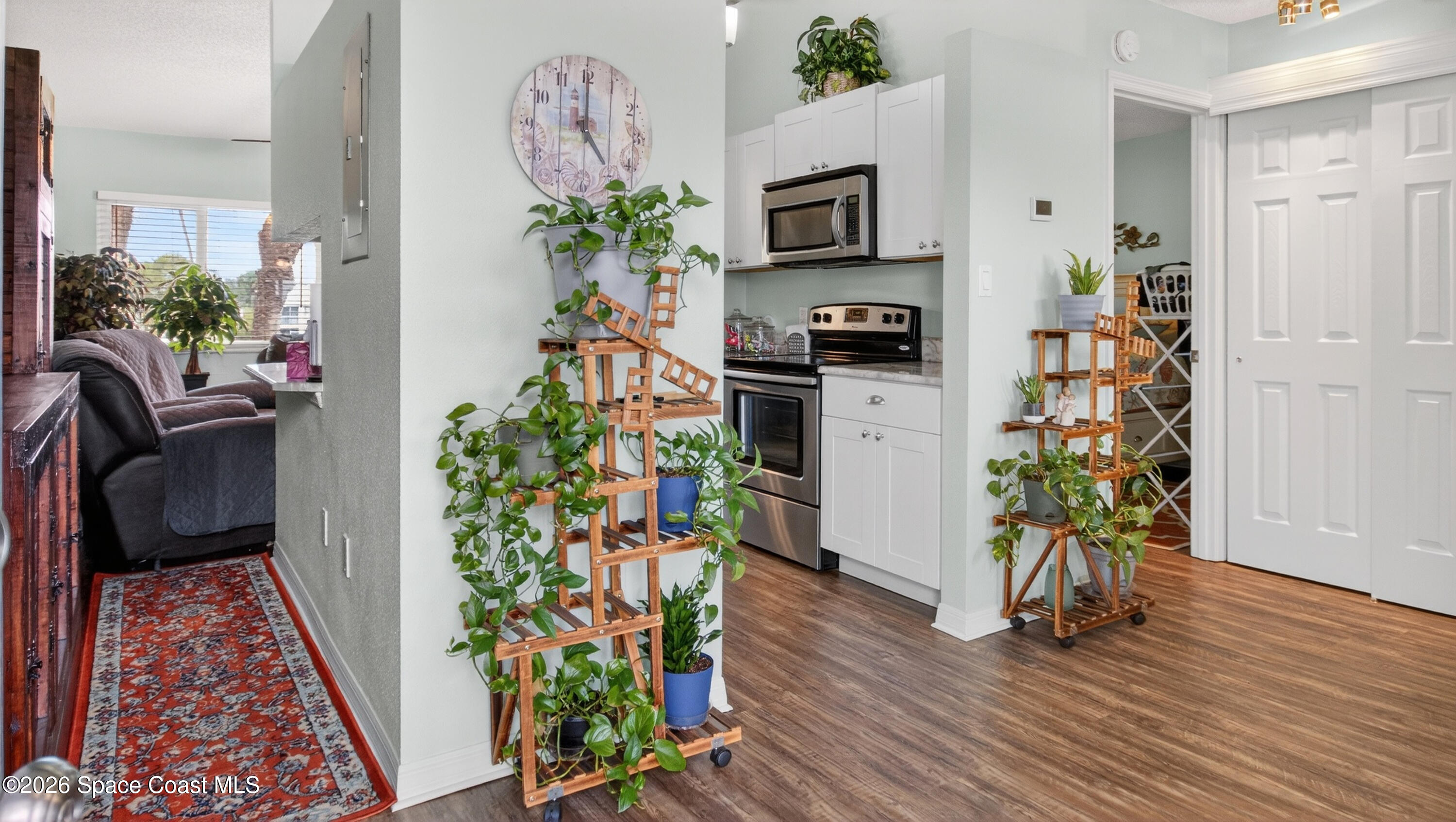 222 Beach Park Lane V76