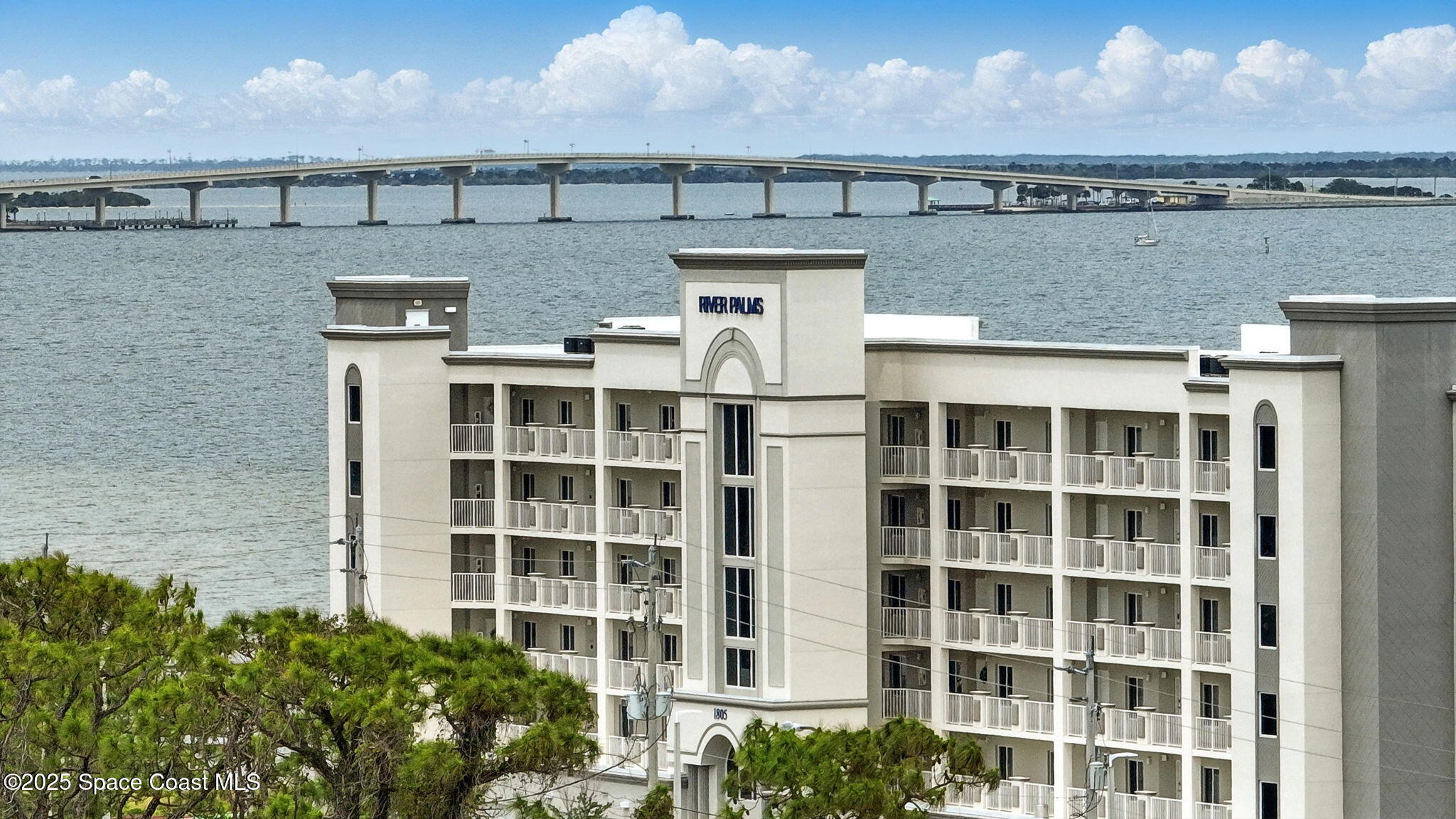 1805 Riverside Drive 301