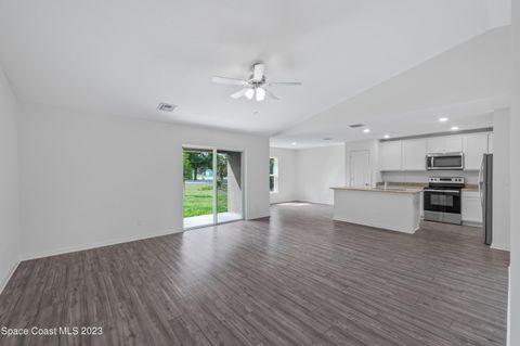 Single Family Residence in Palm Bay FL 2523 Marquez Avenue 5.jpg