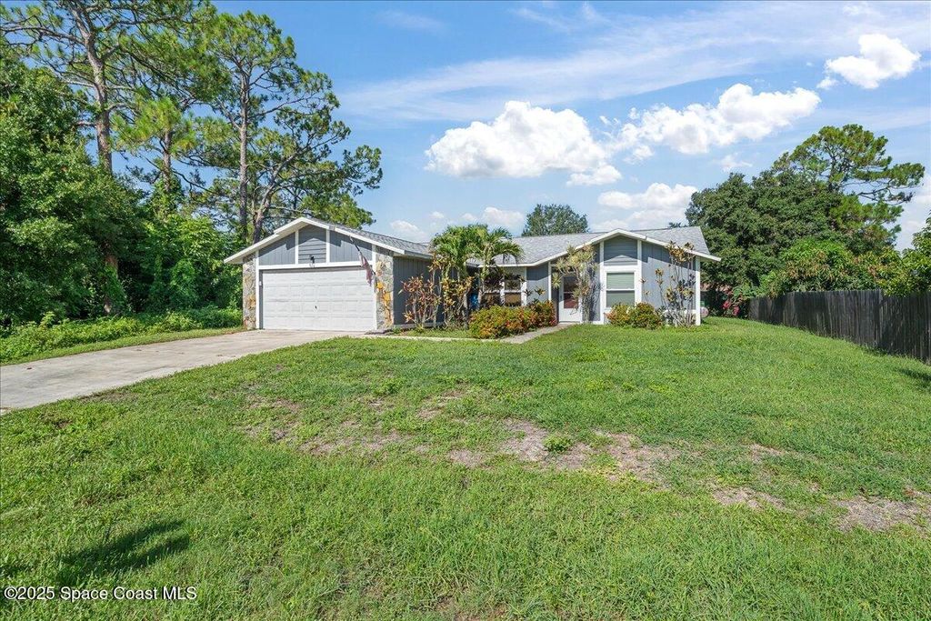 Photo of 820 Emden Avenue NW, Palm Bay, FL 32907 (MLS # 1059174)
