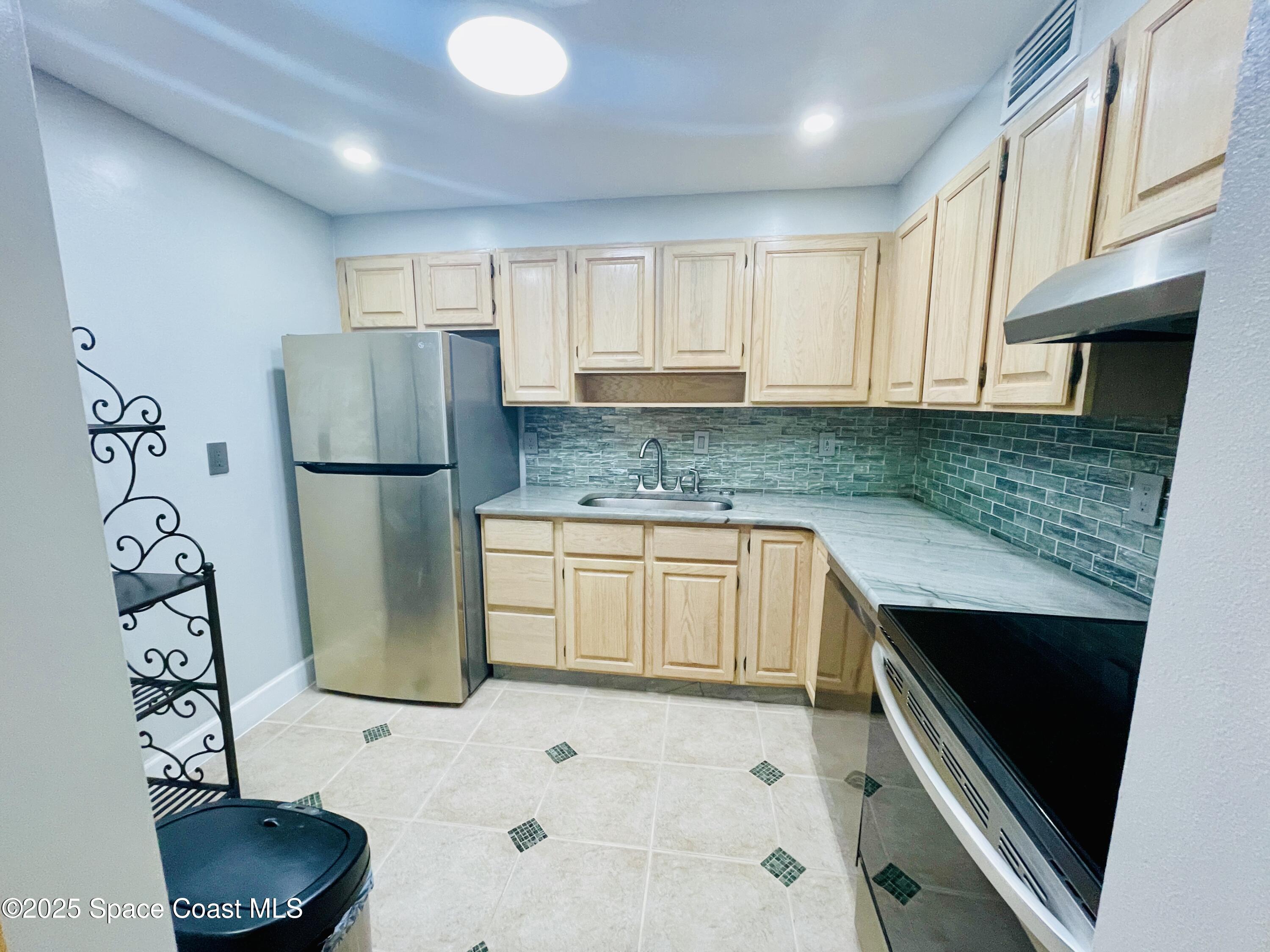 2700 N Highway A1a 13-102