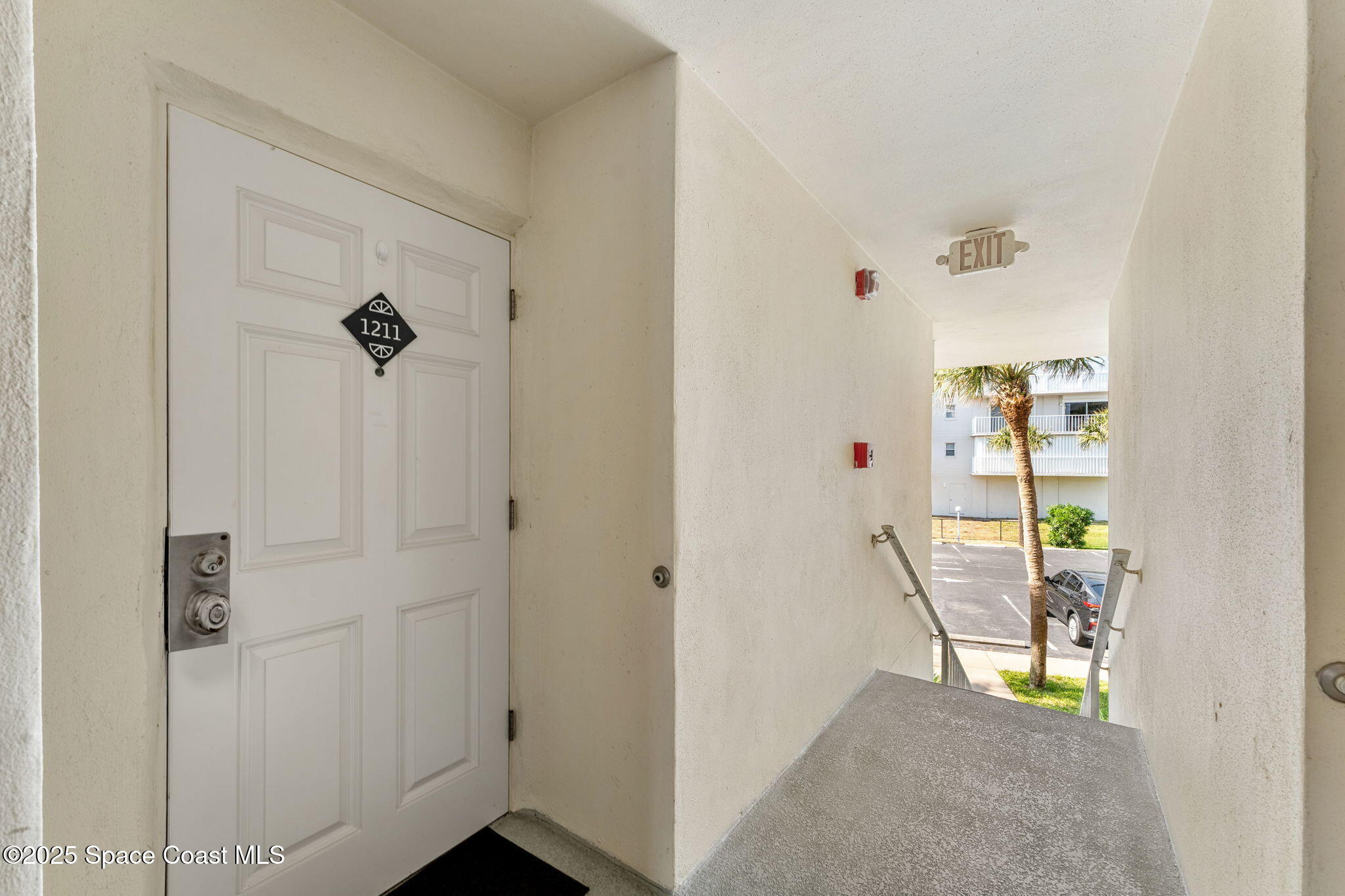 8600 Ridgewood Avenue 1211