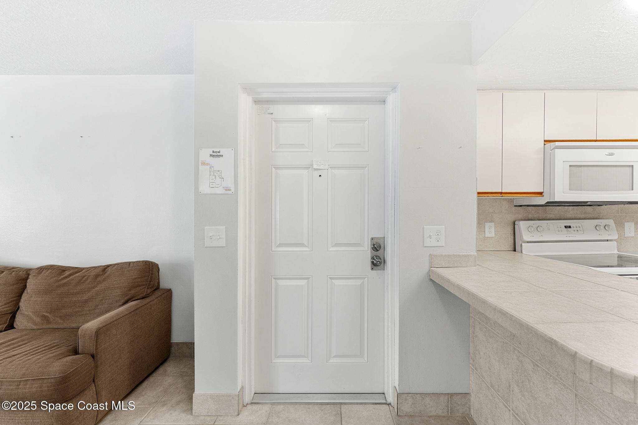 8600 Ridgewood Avenue 1211