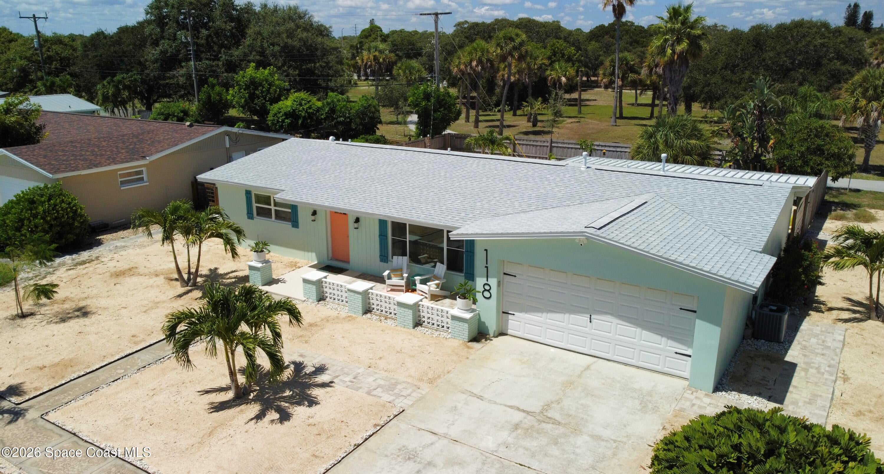 118 Bay Drive N