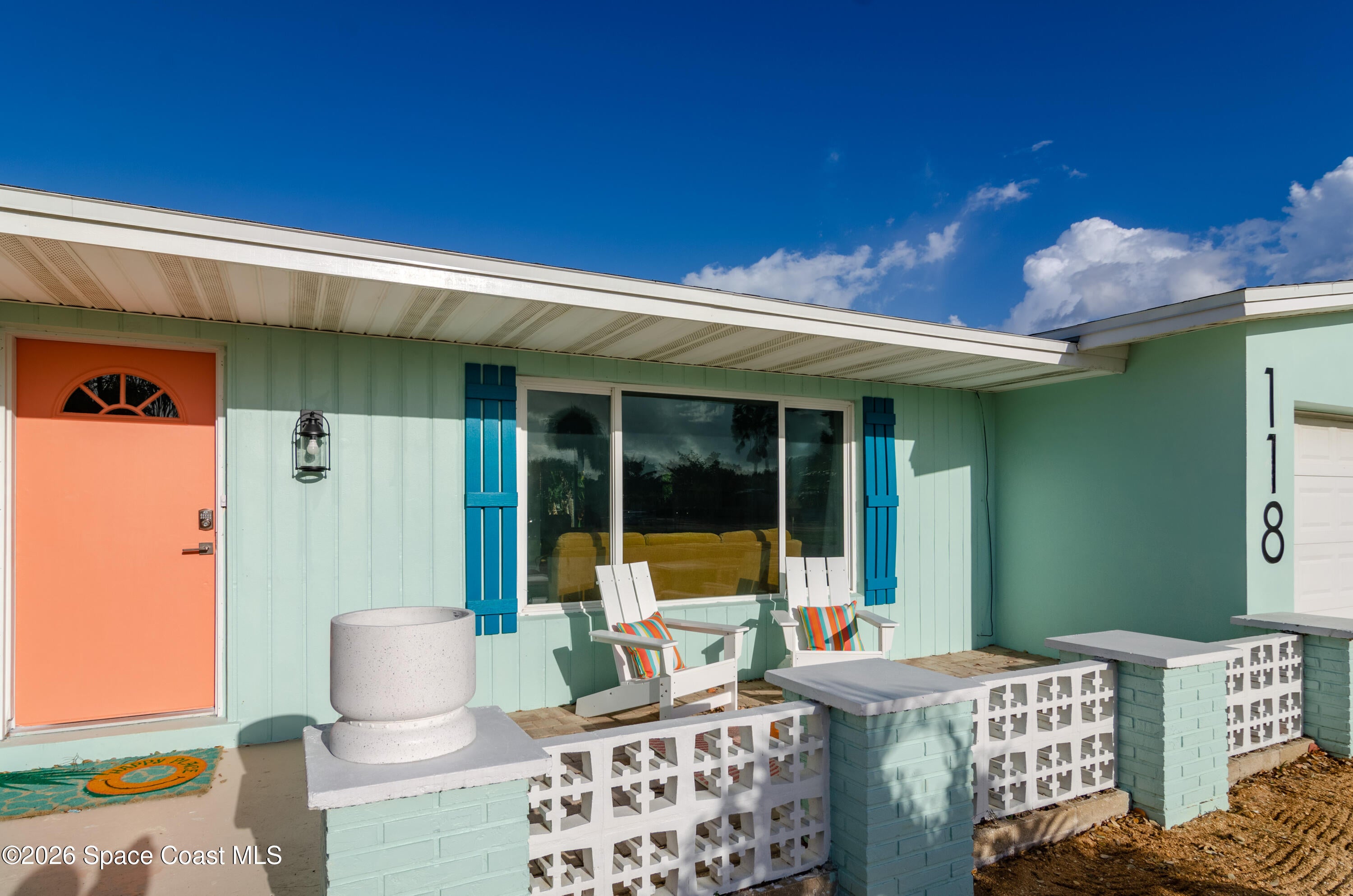 118 Bay Drive N