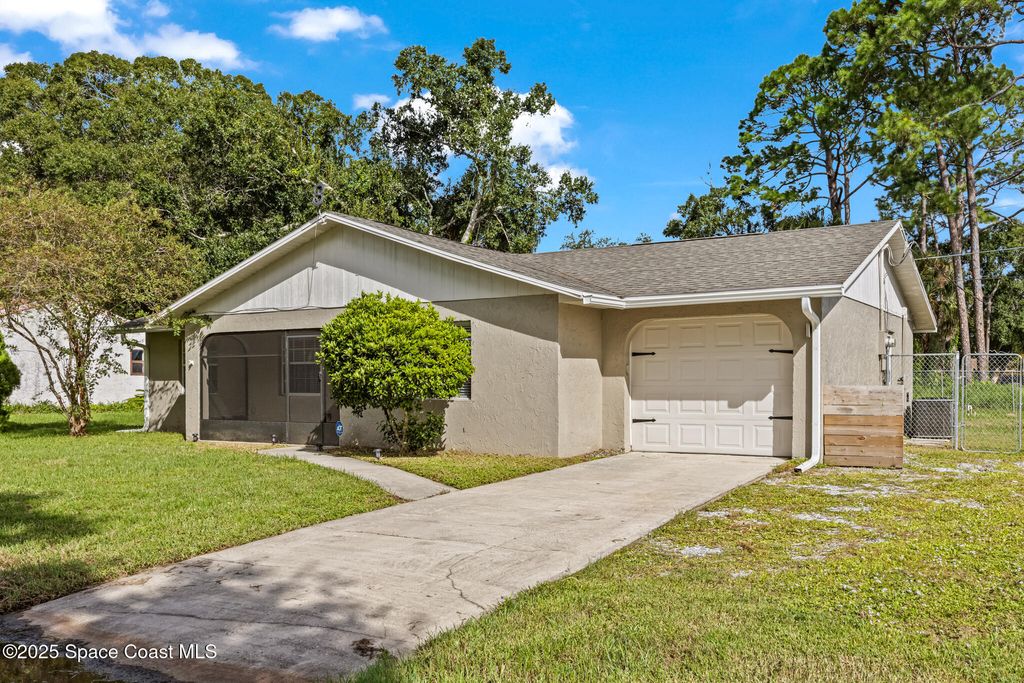 Photo of 1037 Zamora Street SE, Palm Bay, FL 32909 (MLS # 1058250)