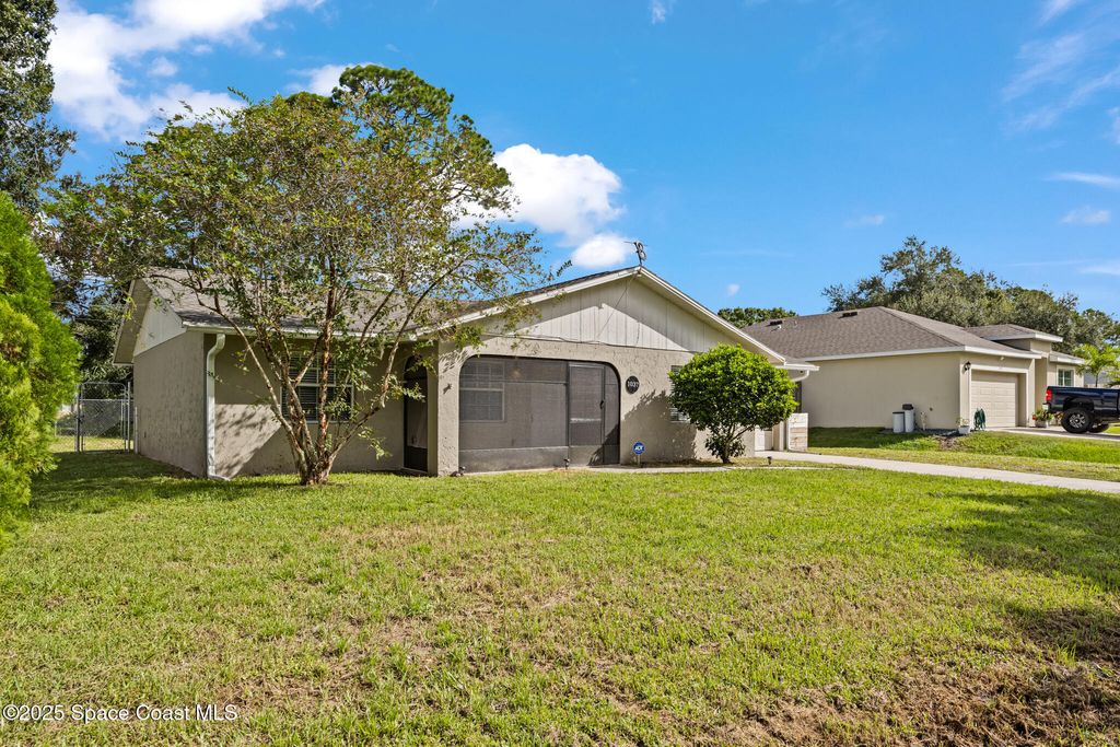 Photo of 1037 Zamora Street SE, Palm Bay, FL 32909 (MLS # 1058250)
