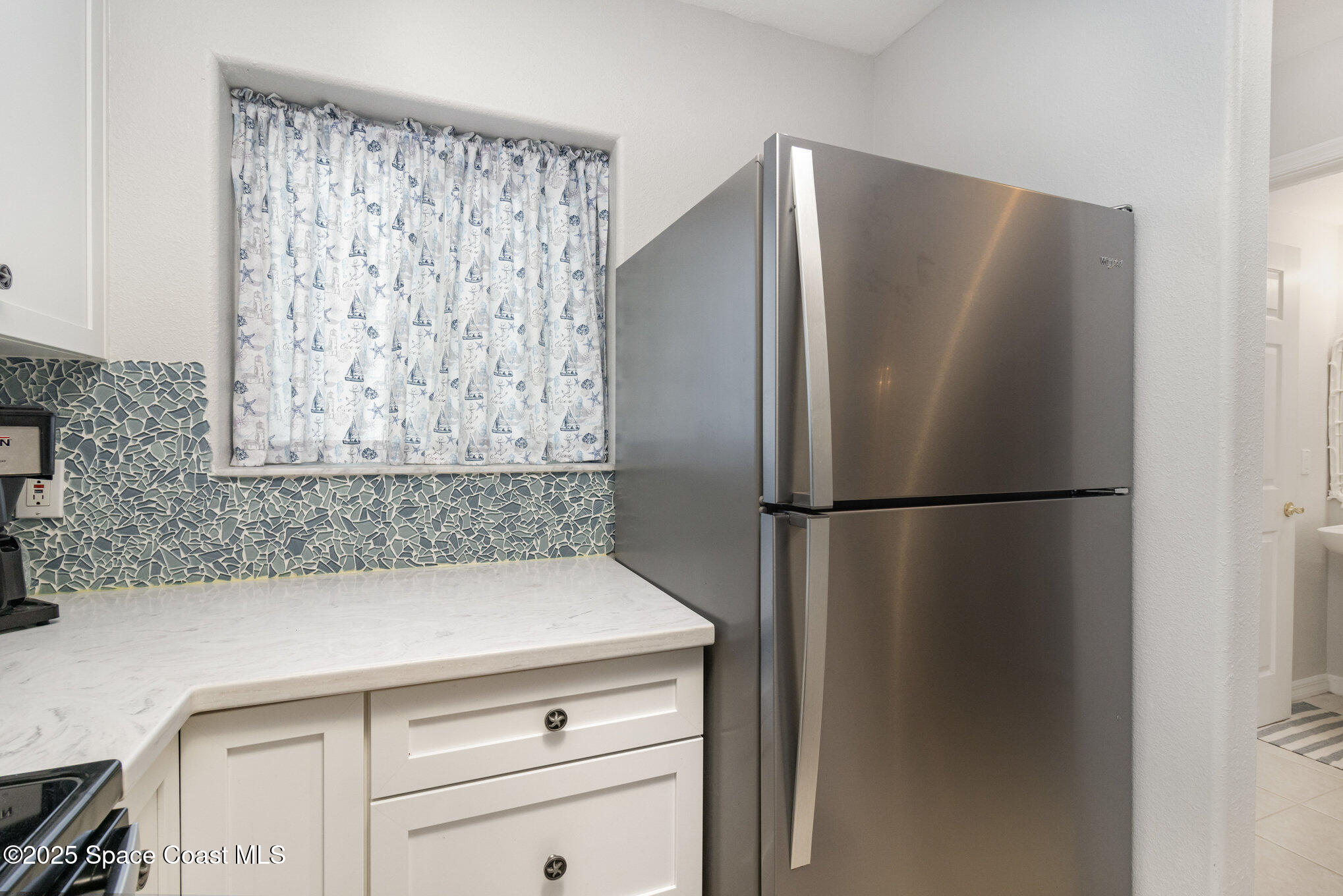 306 Seaport Boulevard T85