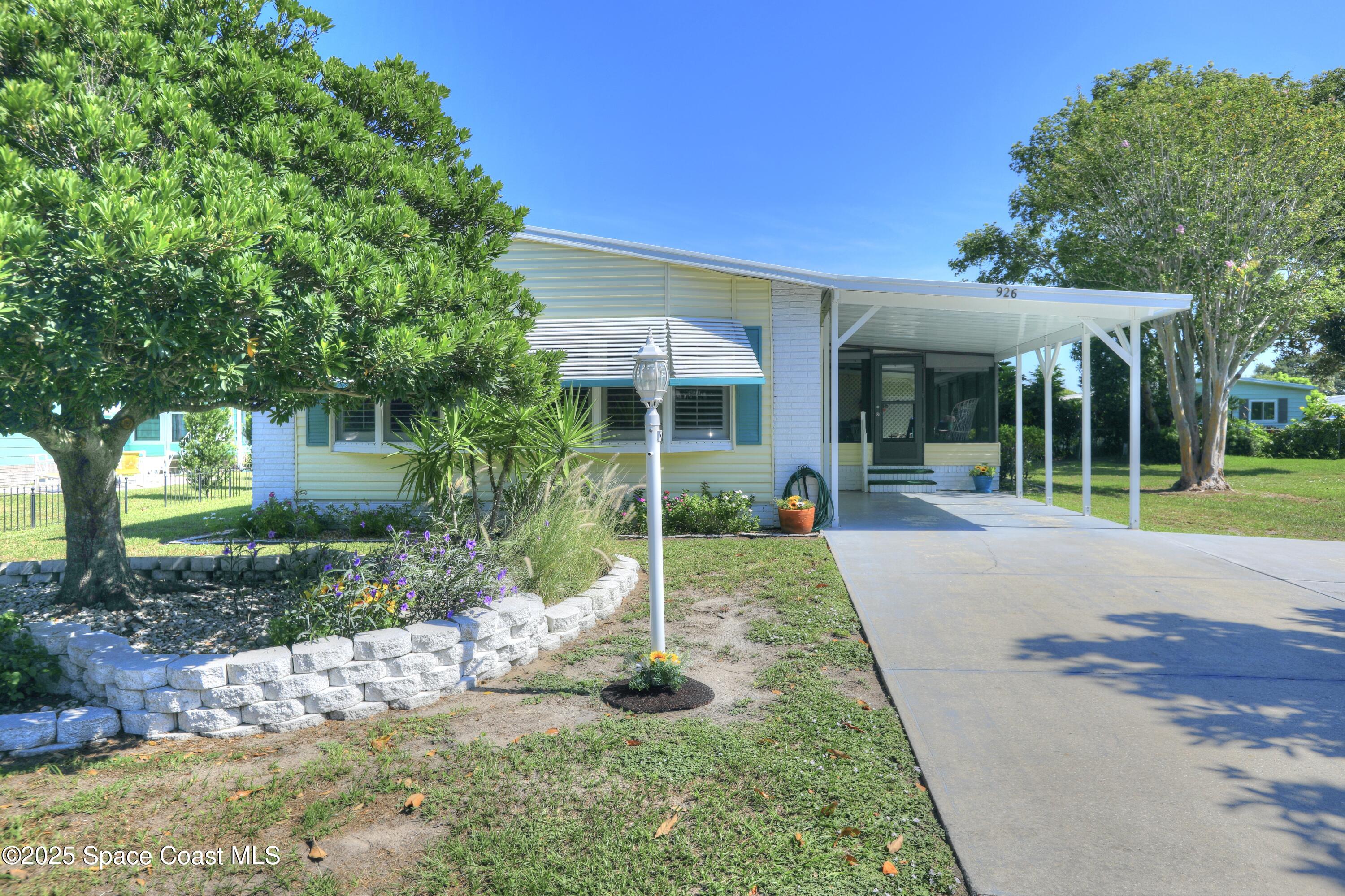 926 Hemlock Street