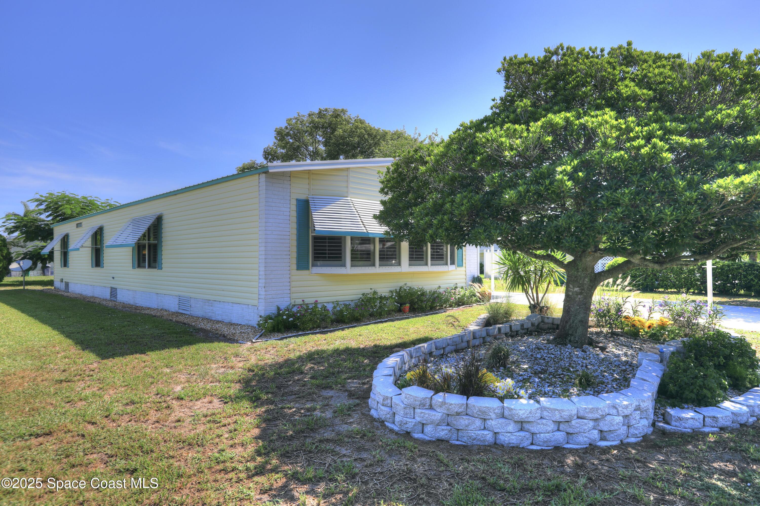 926 Hemlock Street