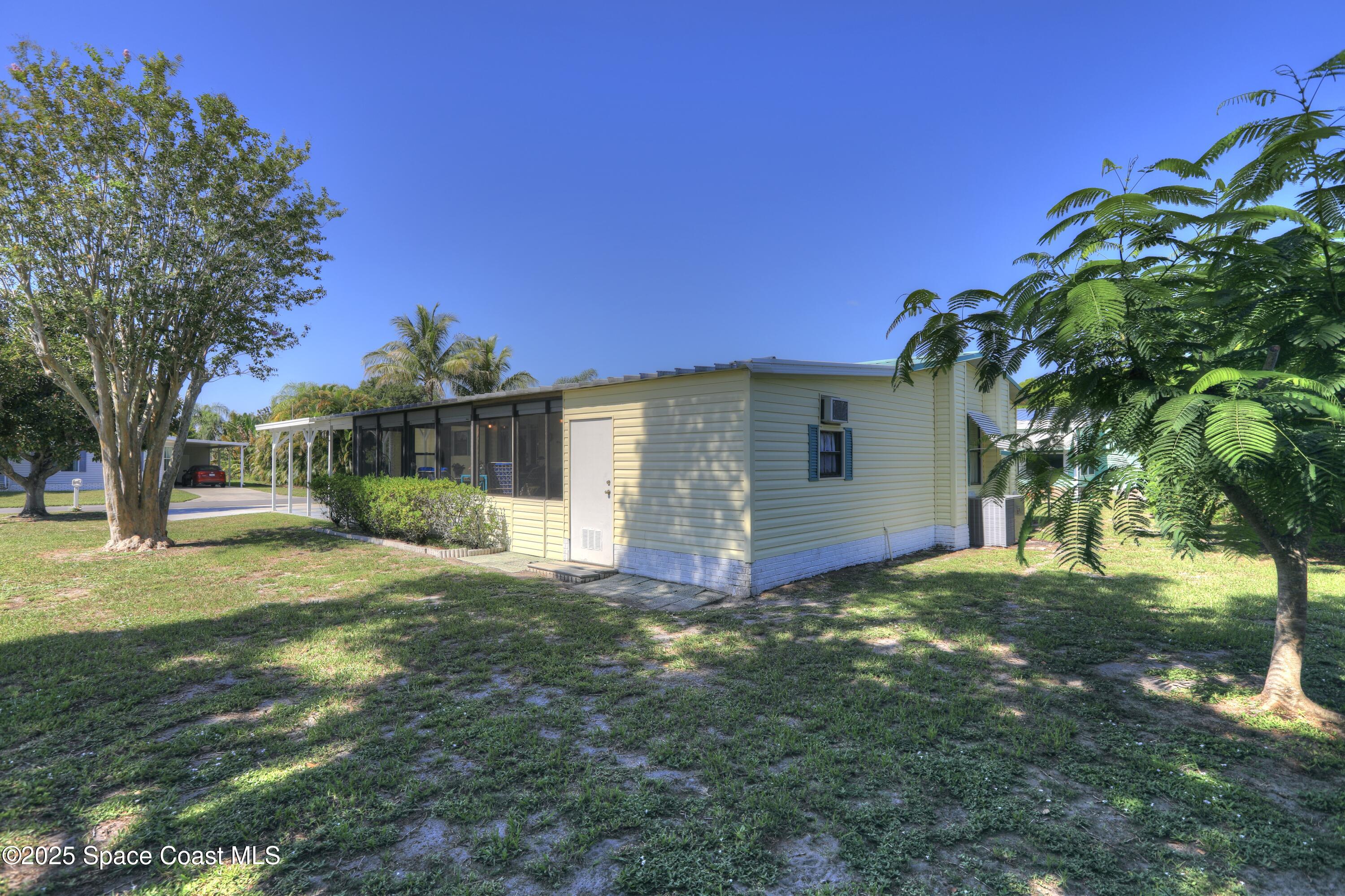 926 Hemlock Street