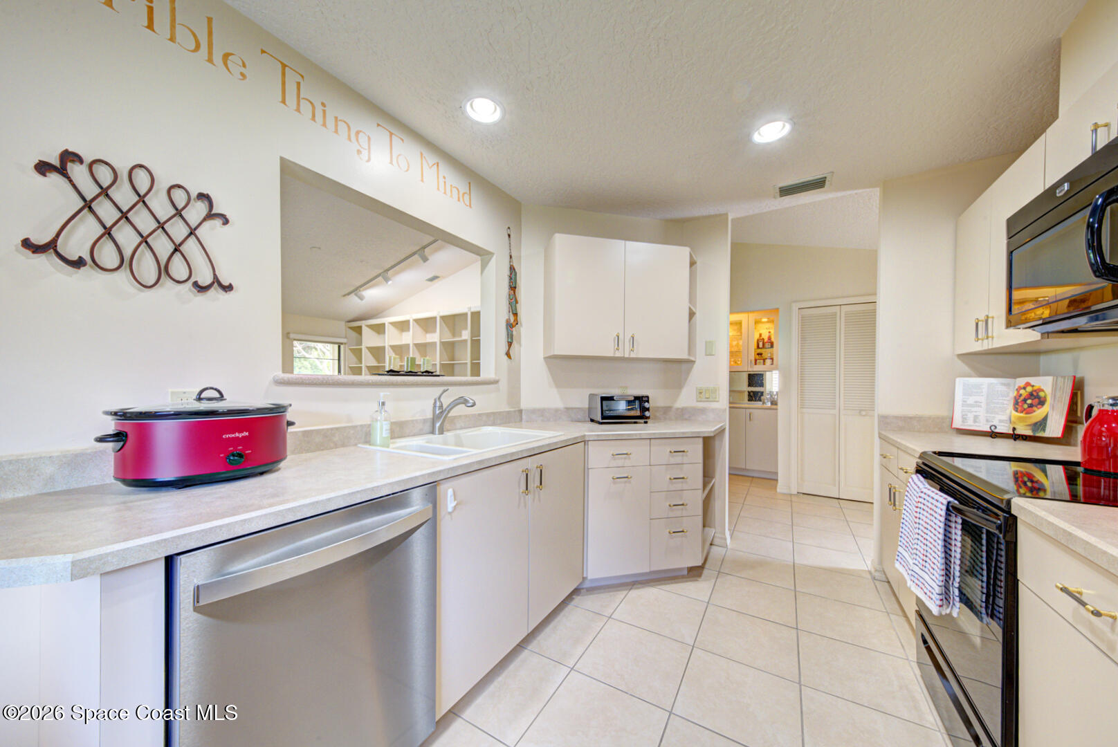 822 Ridge Lake Drive