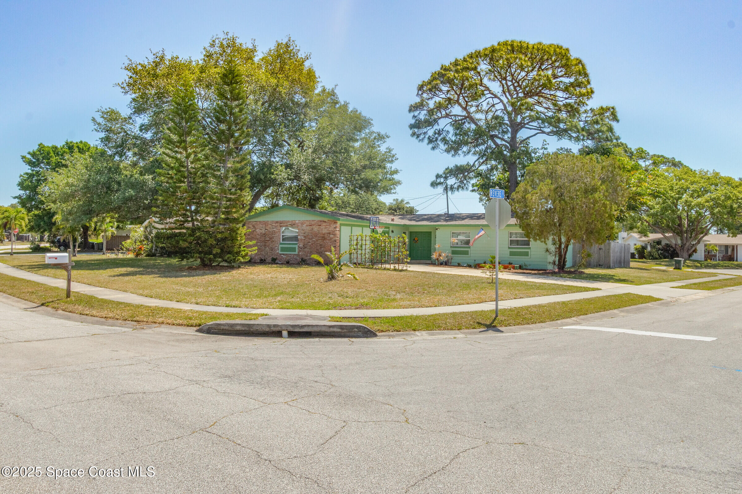 961 Kings Post Road