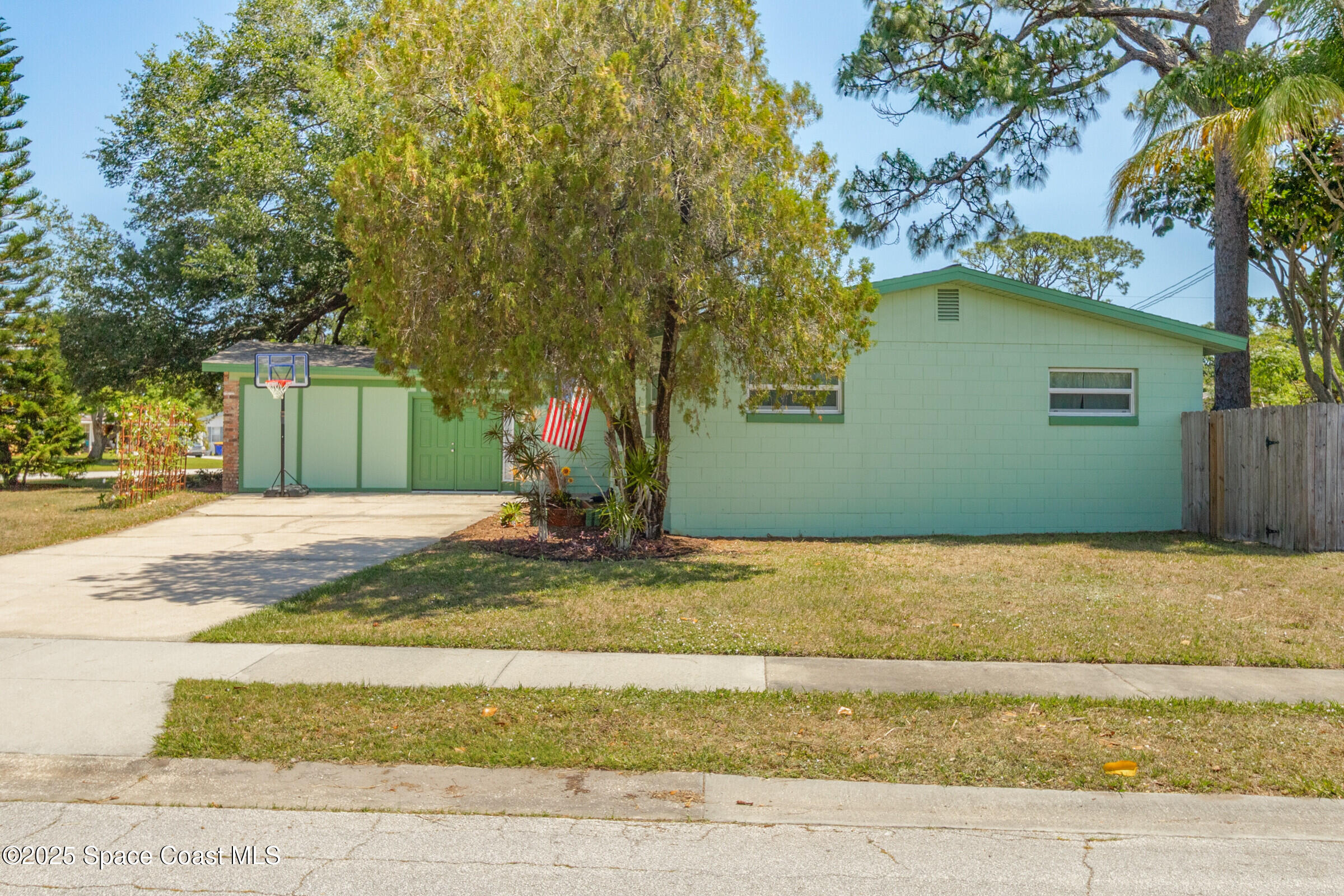 961 Kings Post Road