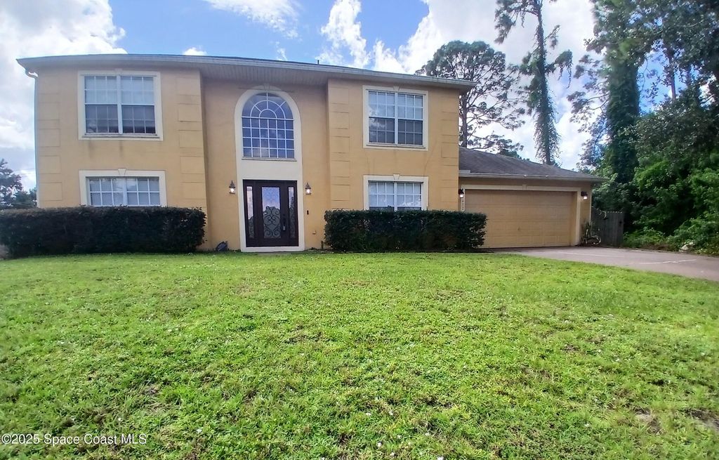 Photo of 1412 Hayworth Circle NW, Palm Bay, FL 32907 (MLS # 1057362)