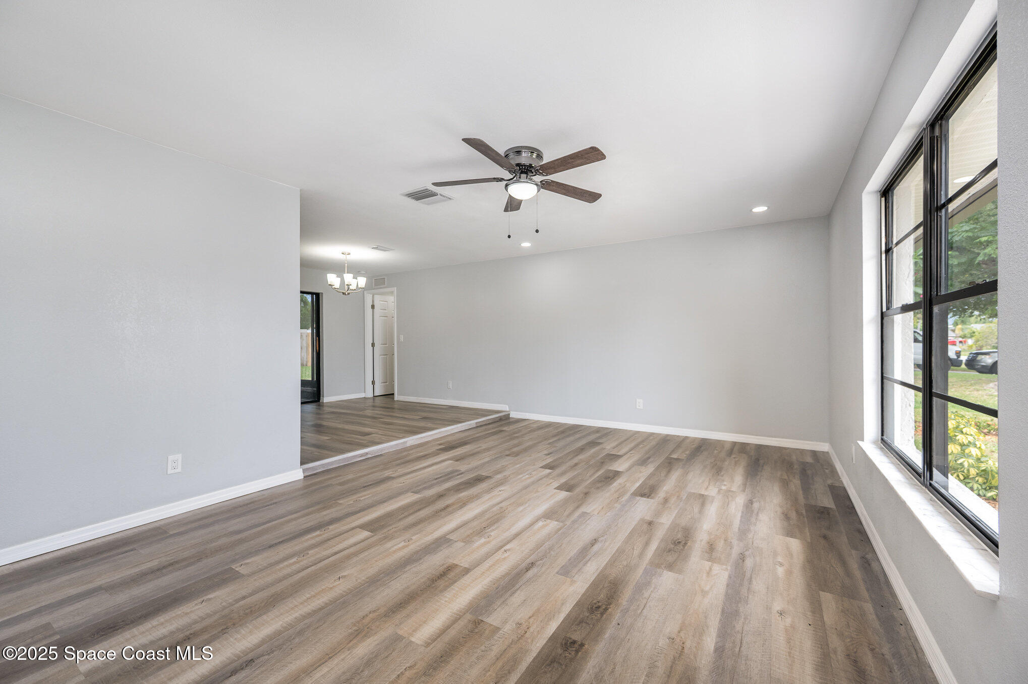 1521 Baker Street NE