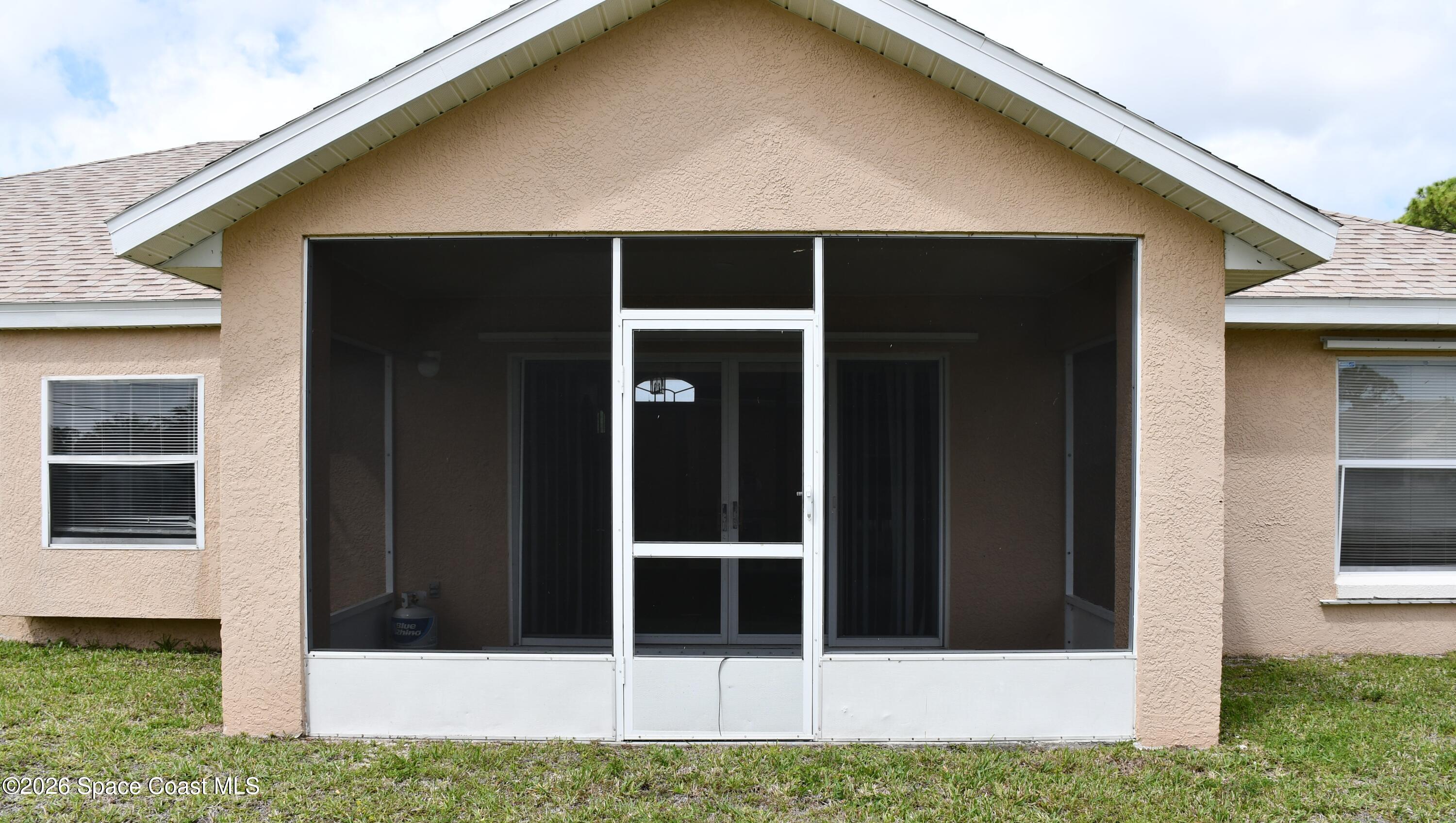 995 Black Coral Avenue NW