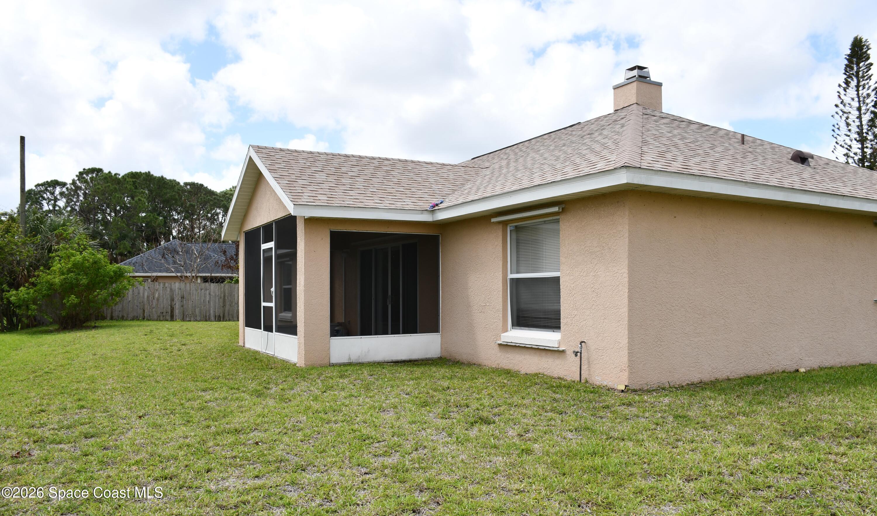 995 Black Coral Avenue NW