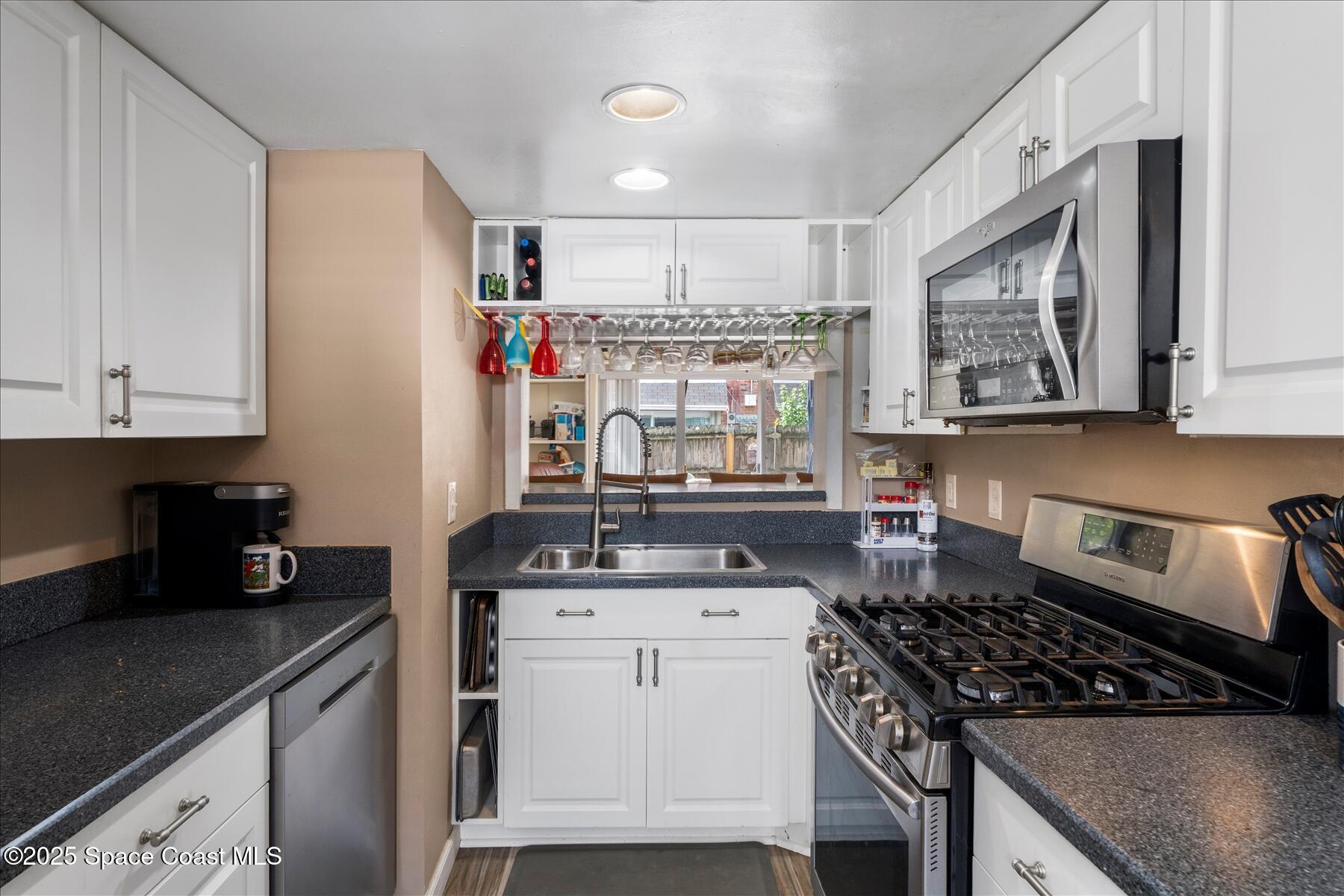 927 N Colonial Court 33