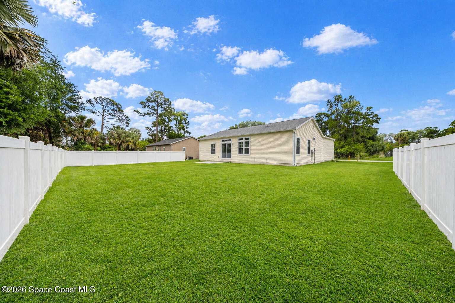 1873 Nanton Street NW