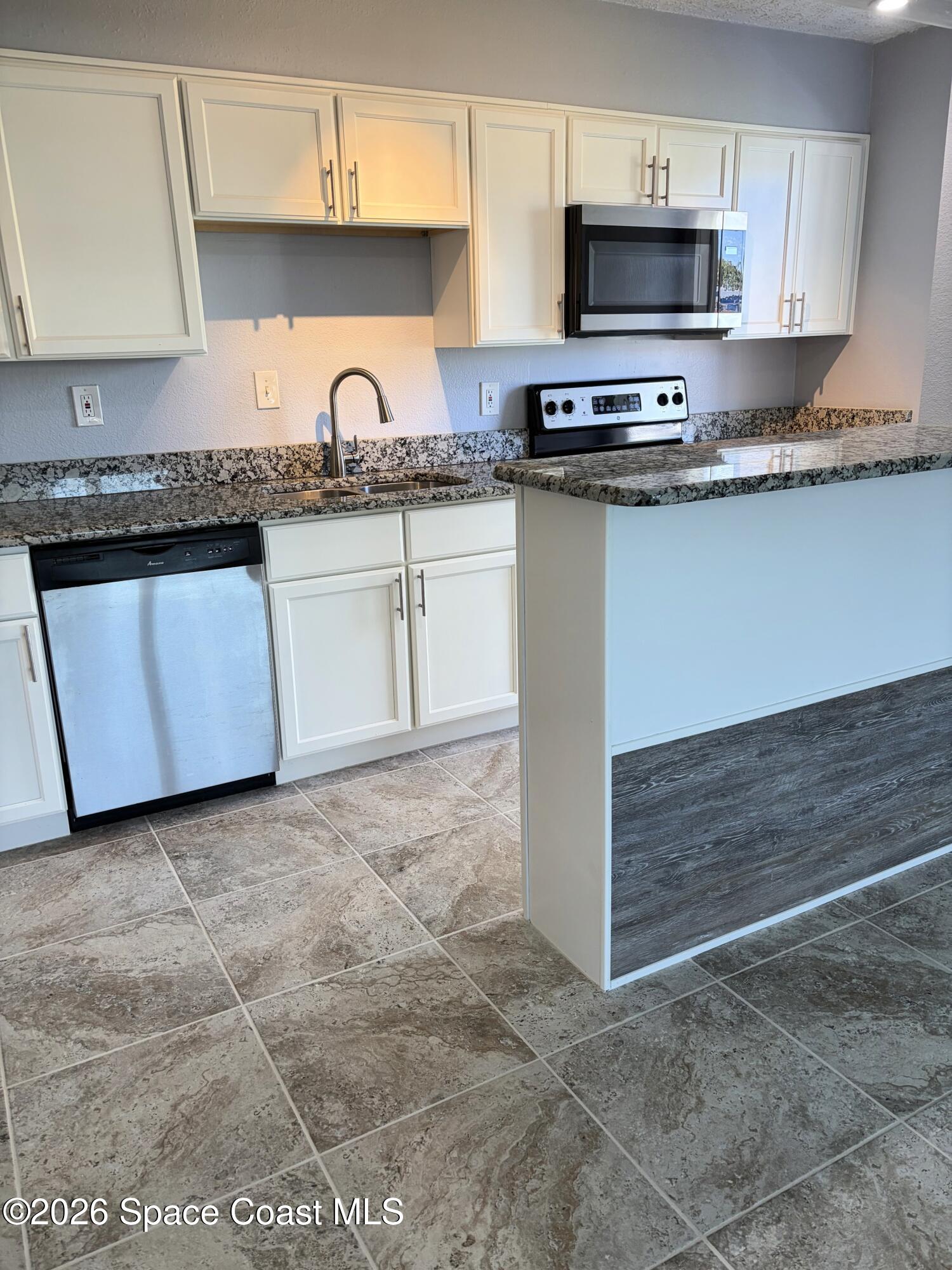 302 Lincoln Avenue 7