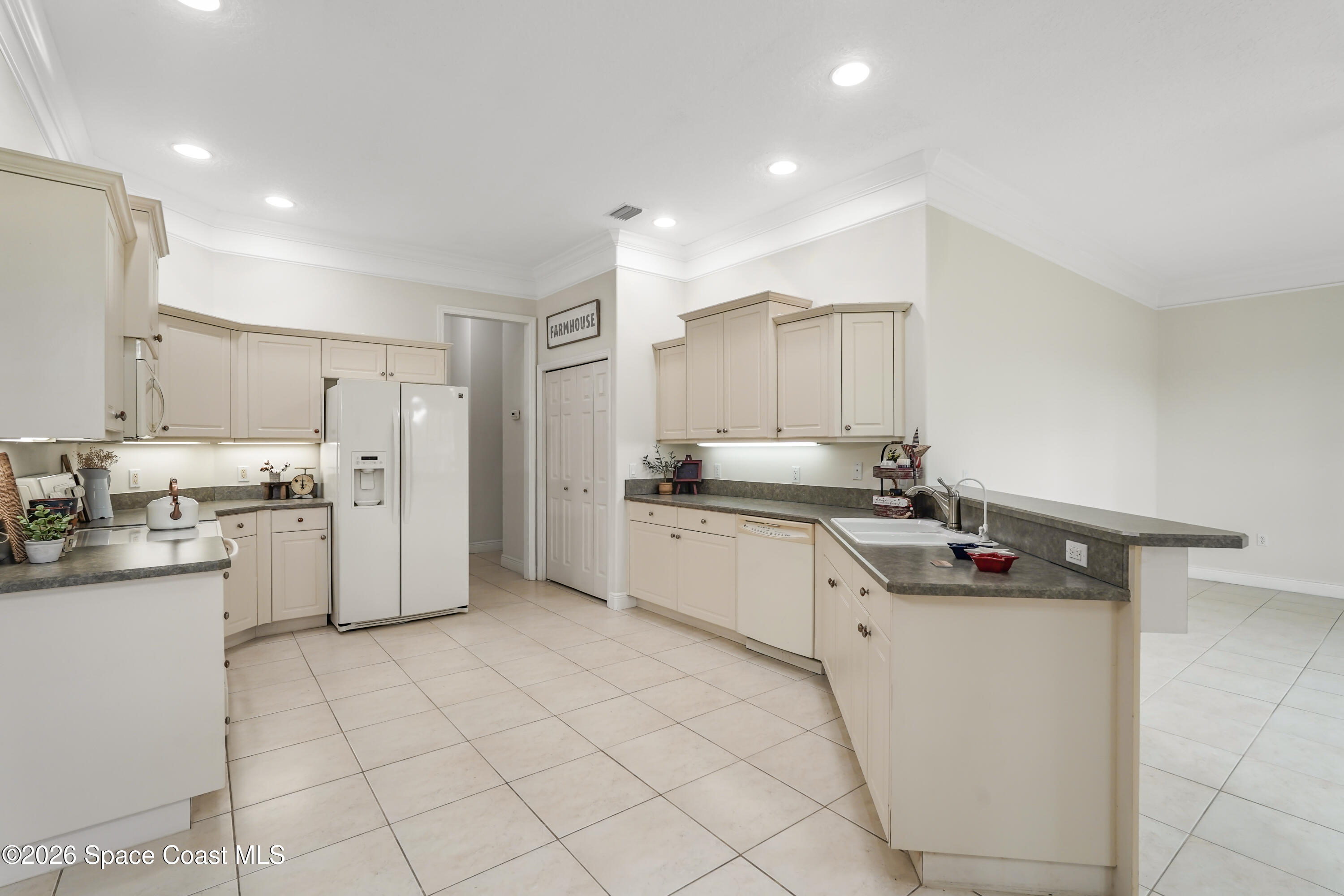 255 Brightwater Drive SE
