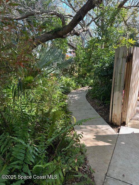 8712 Hibiscus Court