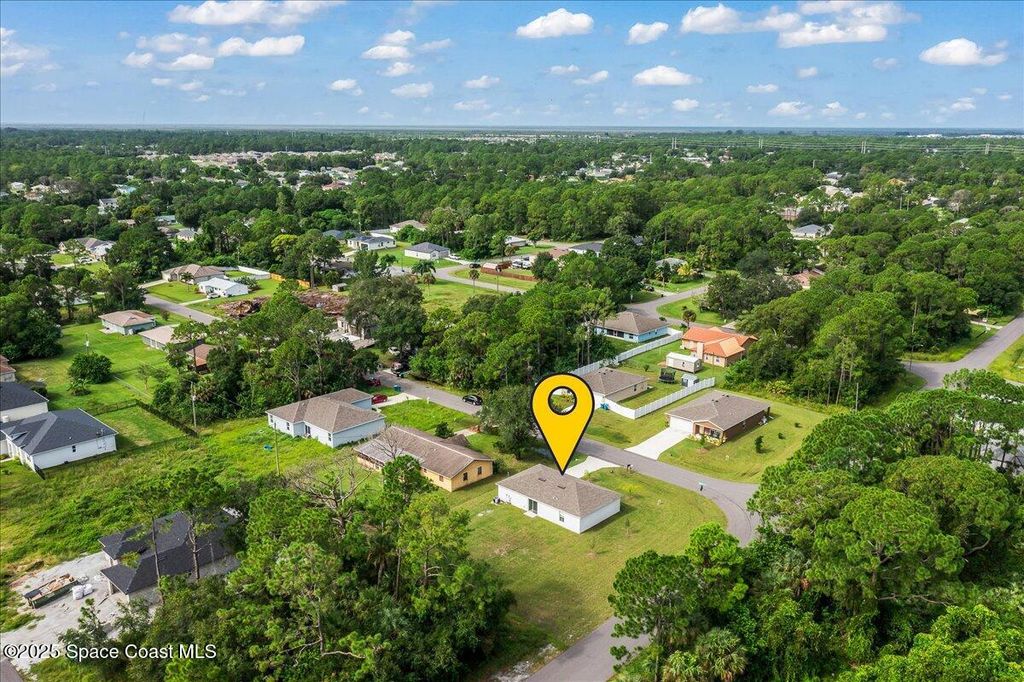 Photo of 499 Grenadier Avenue NW, Palm Bay, FL 32907 (MLS # 1056350)