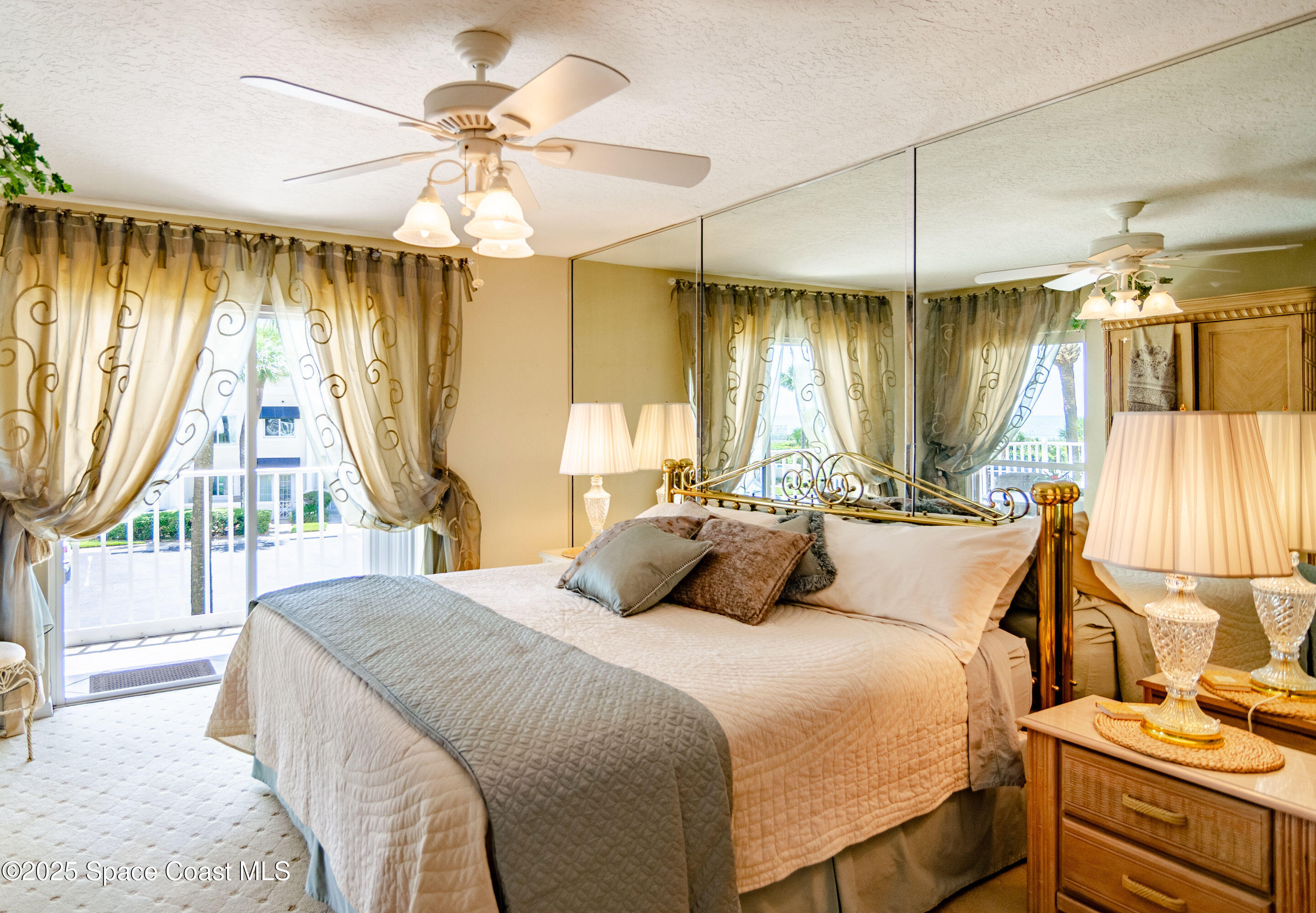 8700 Ridgewood Avenue A208