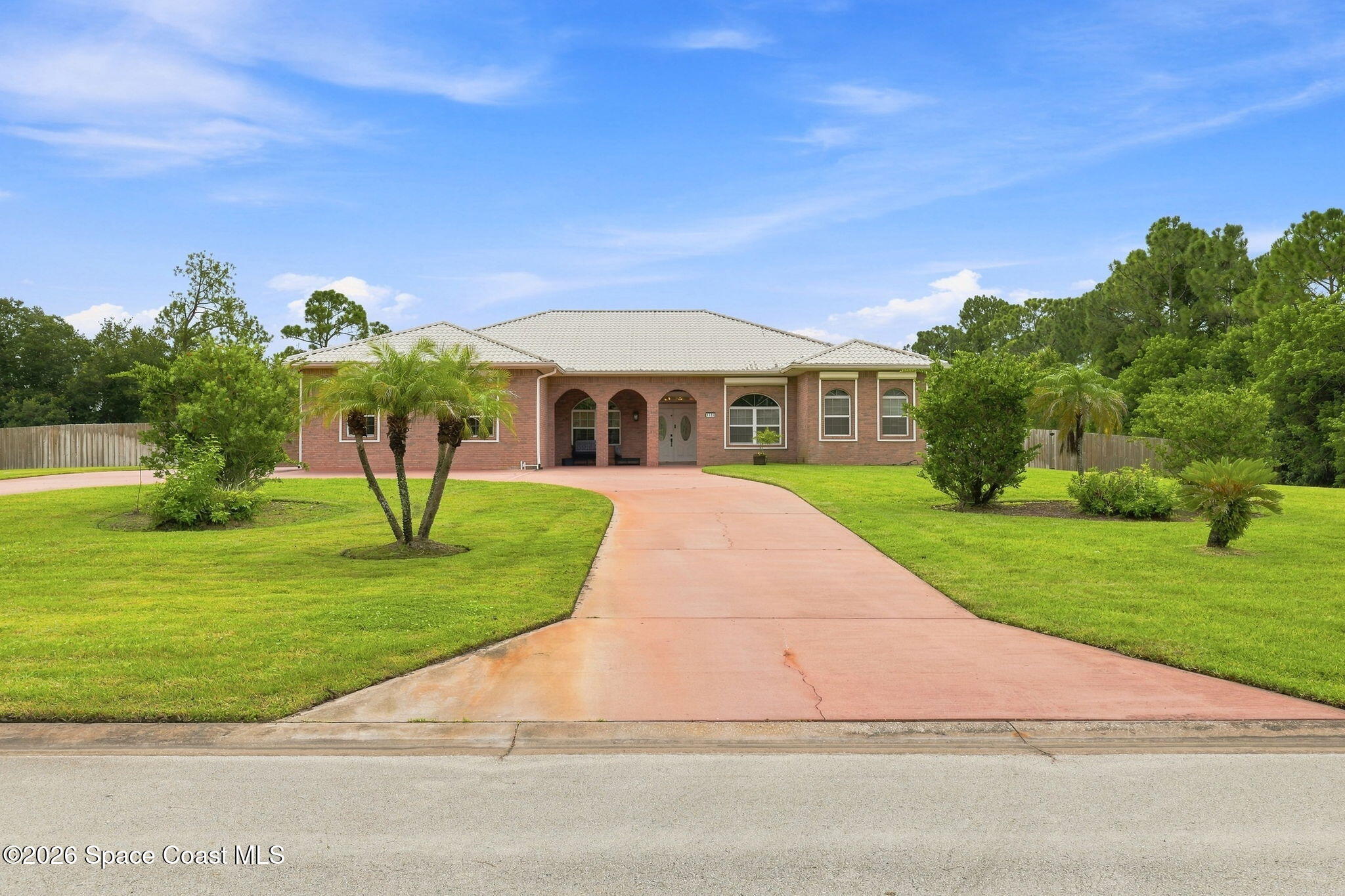 8605 Lake Ridge Drive