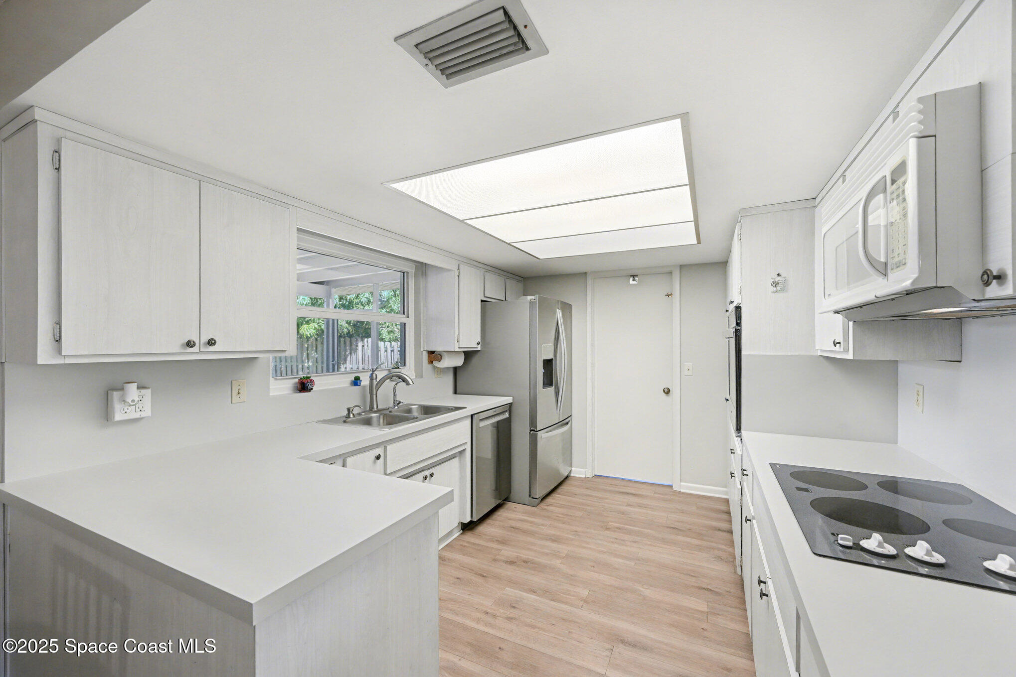 210 Villa Del Mar Way