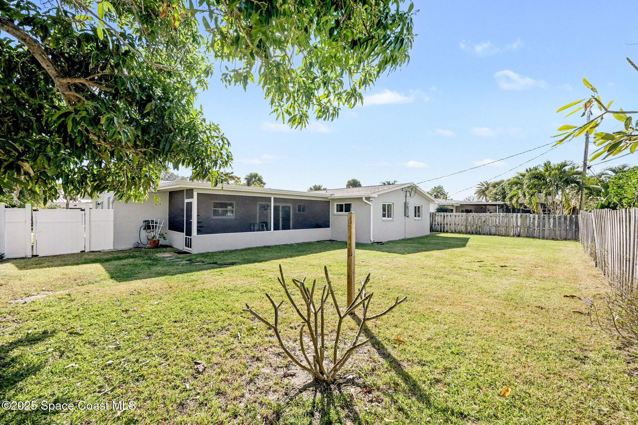 210 Villa Del Mar Way