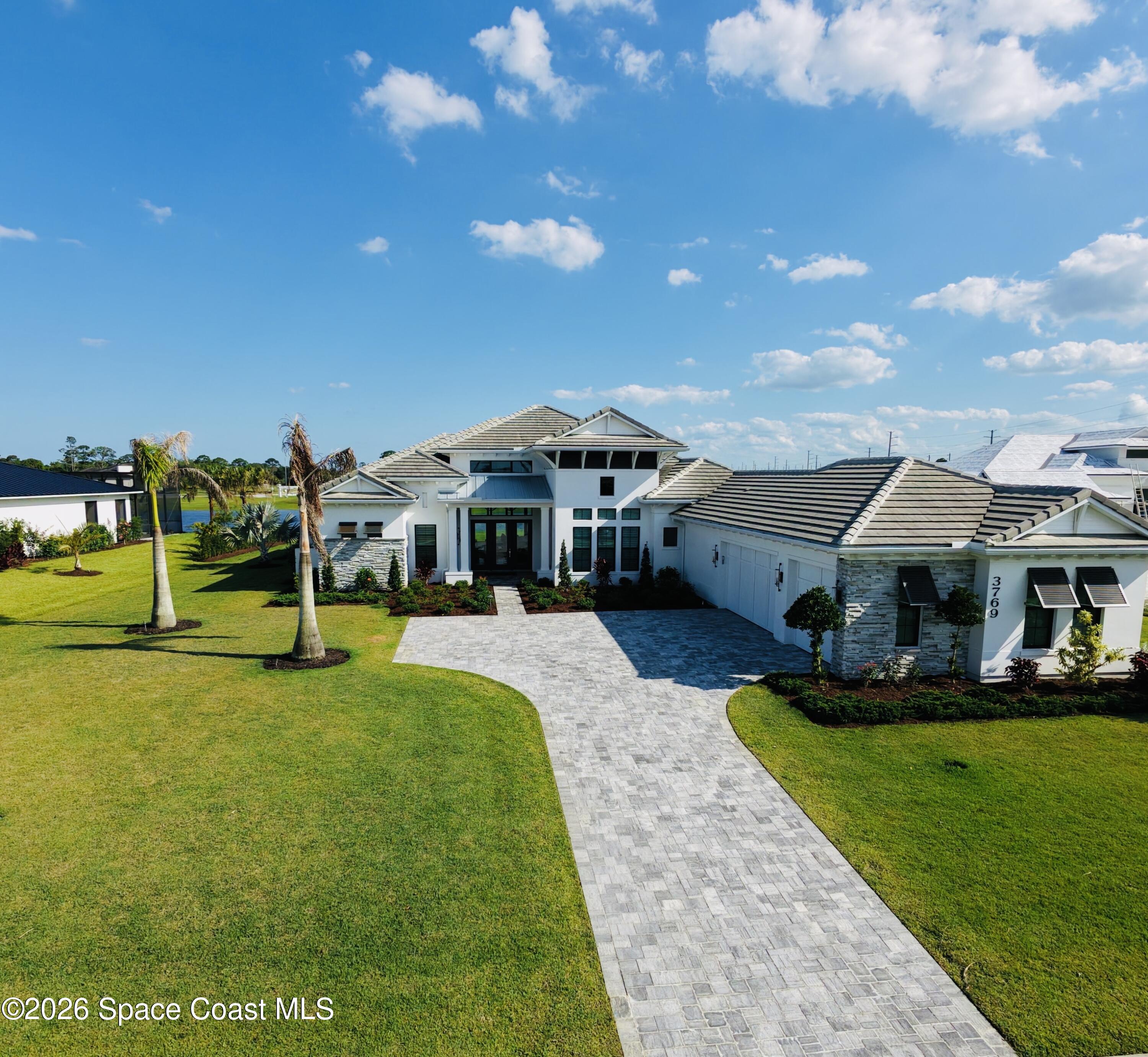 3769 Lake Adelaide Place
