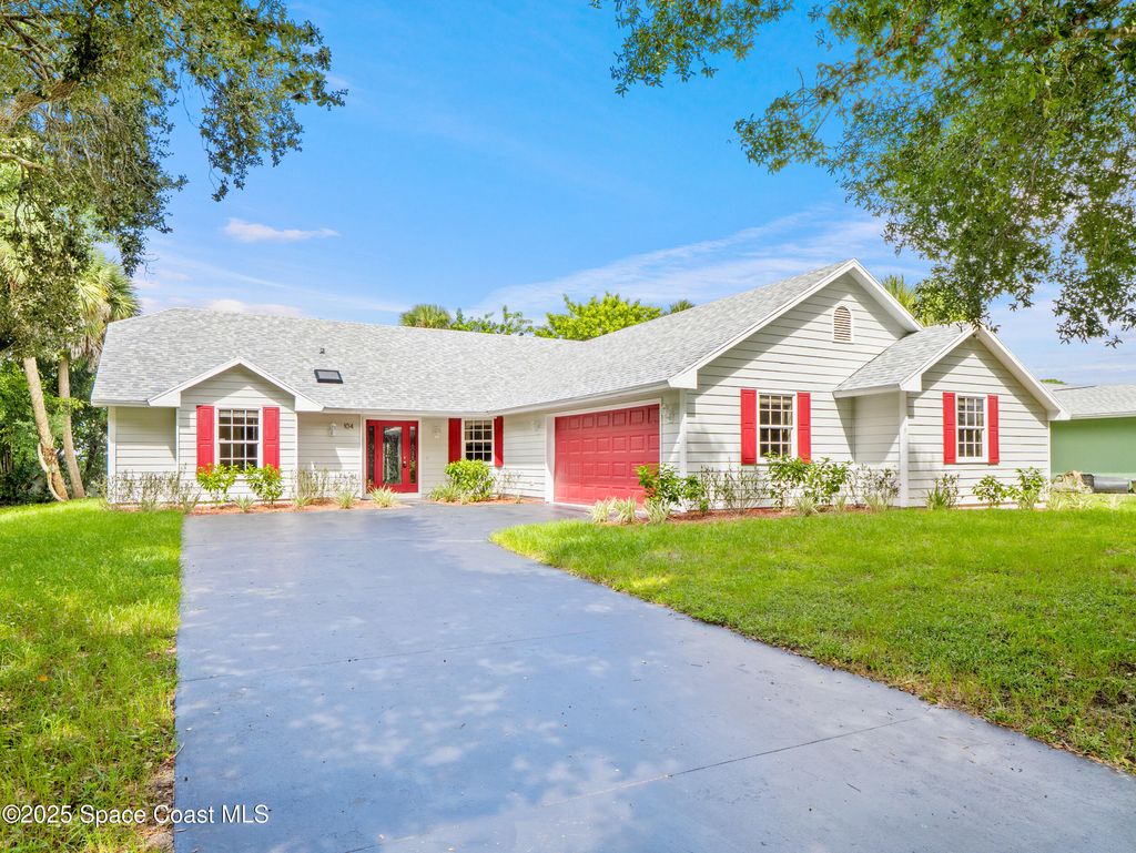 Photo of 104 Bryant Court, Sebastian, FL 32958 (MLS # 1058604)