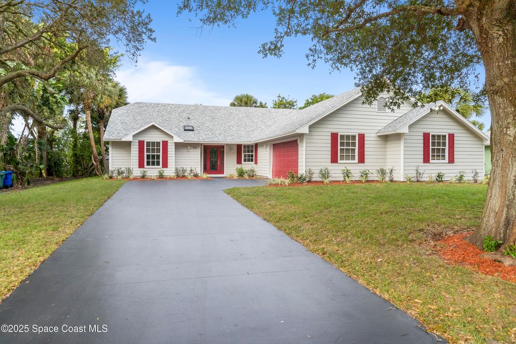 Photo of 104 Bryant Court, Sebastian, FL 32958 (MLS # 1058604)