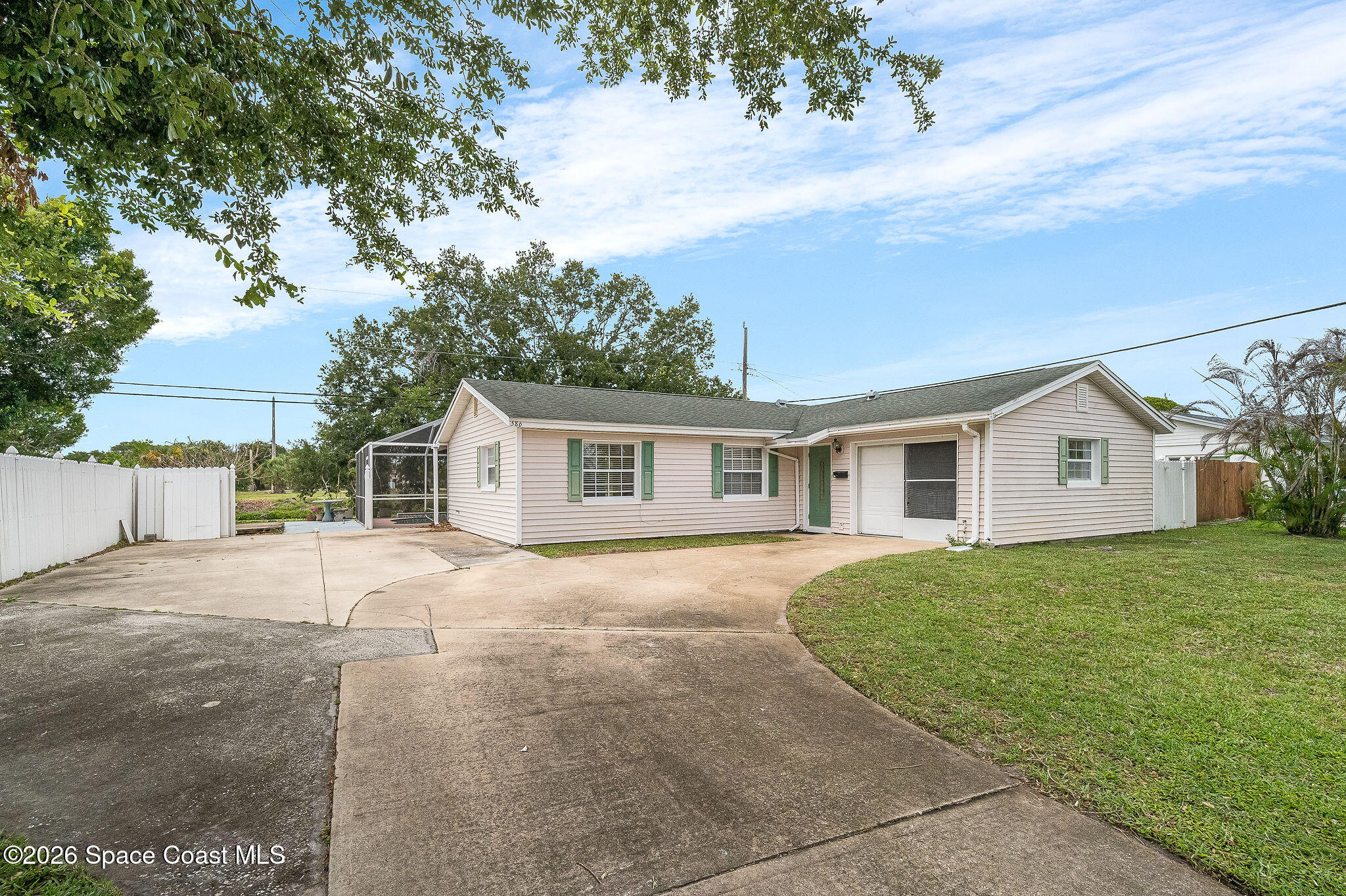 586 Louvre Drive