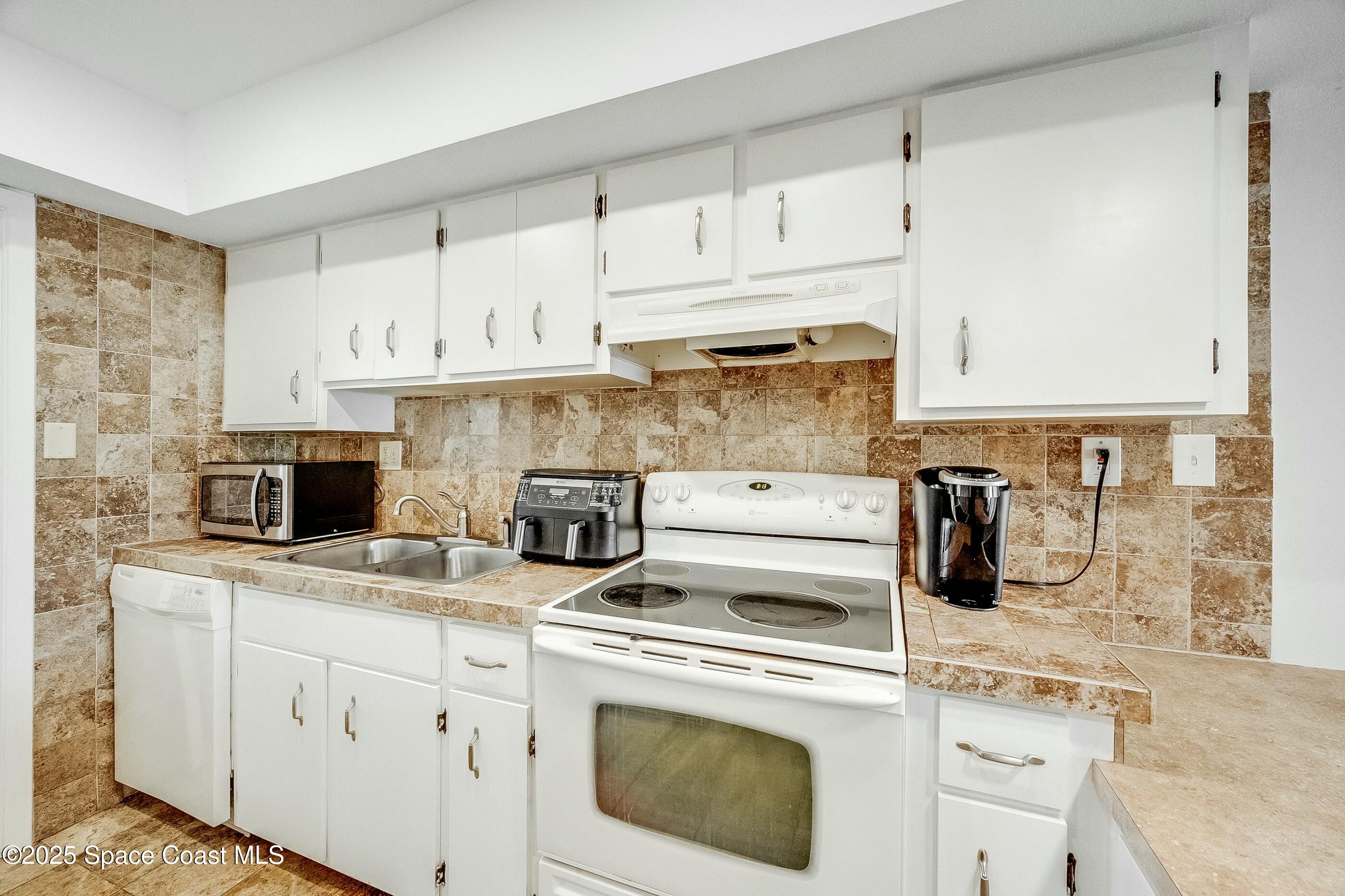 2135 N Courtenay Parkway 217