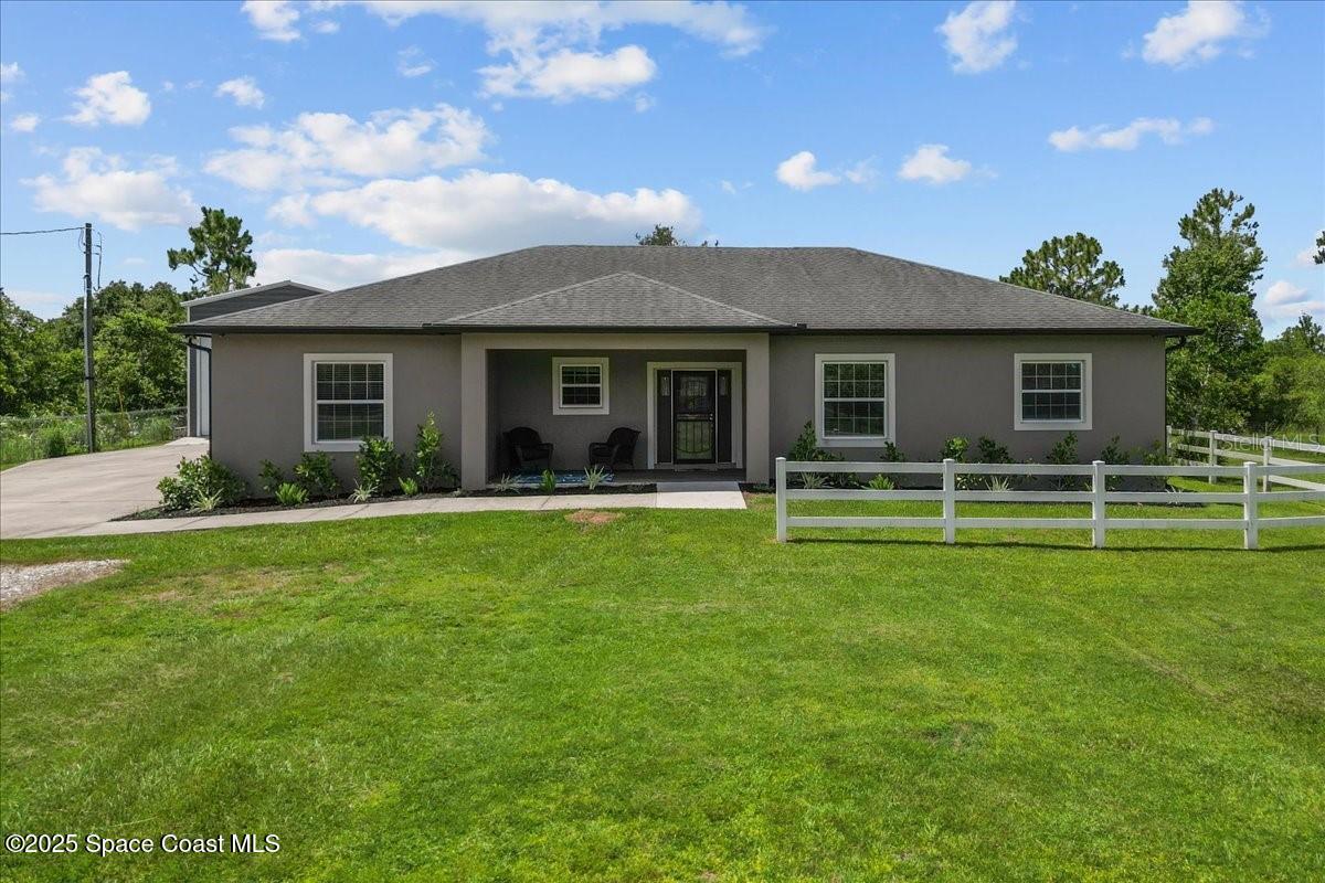 18704 Northcliff Street