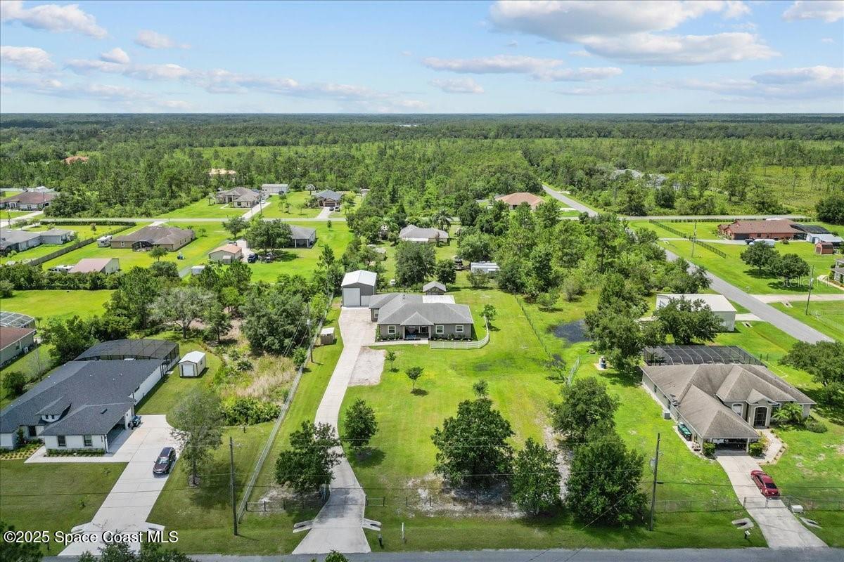 18704 Northcliff Street