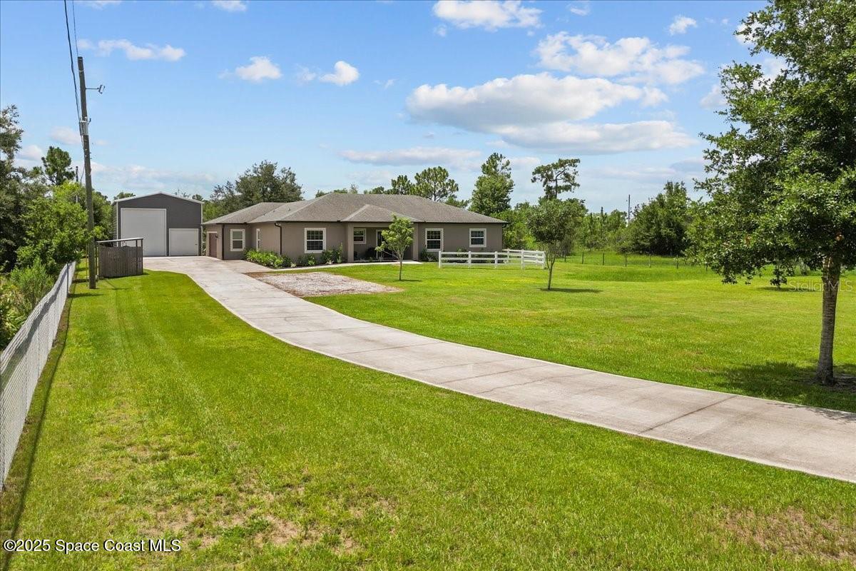 18704 Northcliff Street