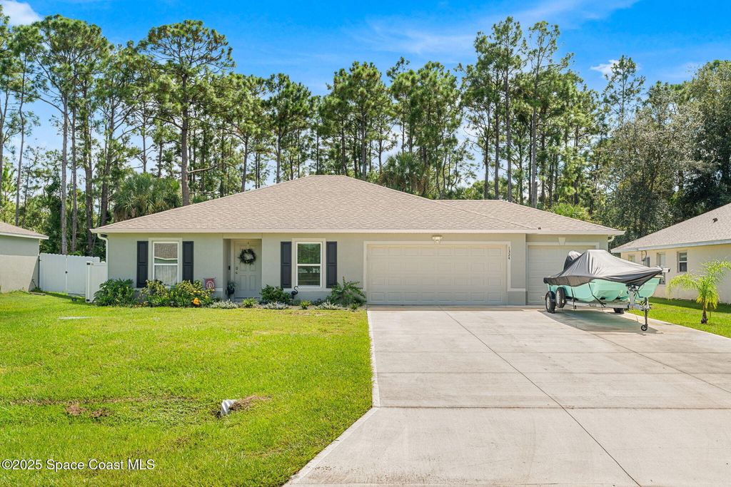 Photo of 1324 Gibraltor Street SW, Palm Bay, FL 32909 (MLS # 1058221)