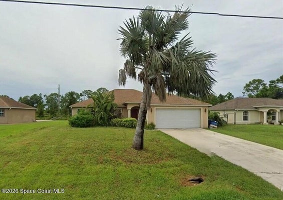 907 ALVIN AVE, LEHIGH ACRES, FL 33971 - Image 64682e68b2b435bc230ca3b4e3532fd2/2375549275