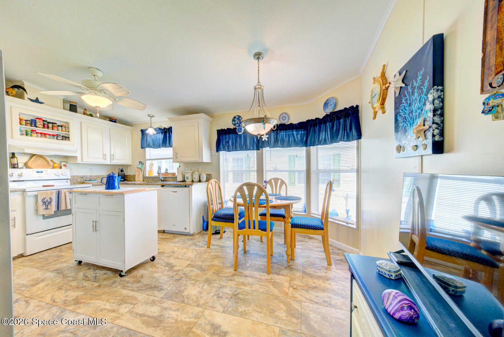 385 Outer Drive