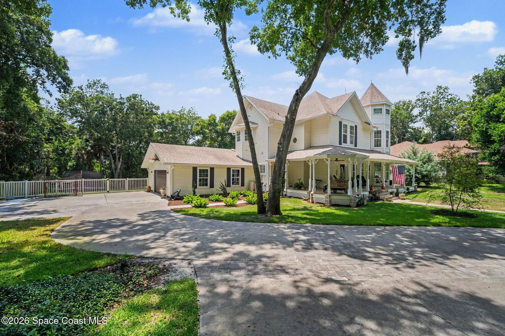 55 Ridge Court