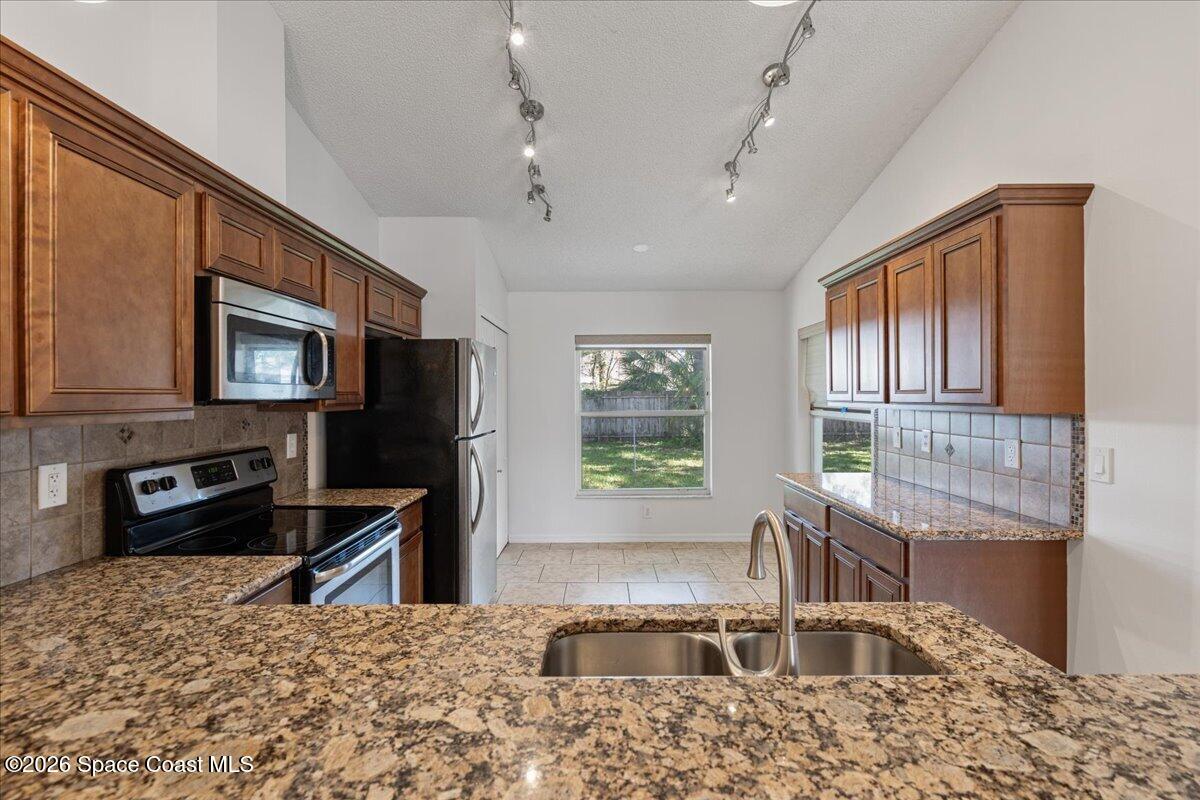 816 Hunters Creek Drive