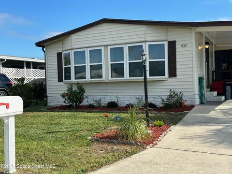 A home in Barefoot Bay