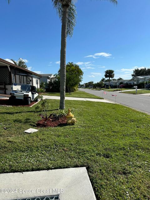 A home in Barefoot Bay