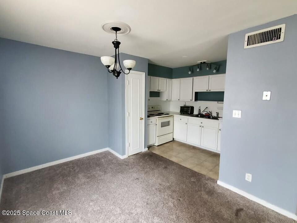125 E Colonial Court D